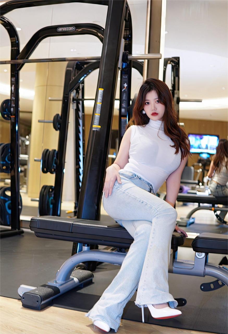 秀人女神# 奈奈子牛仔裤美腿写真#宅男女神壁纸#   想知道一个人安换