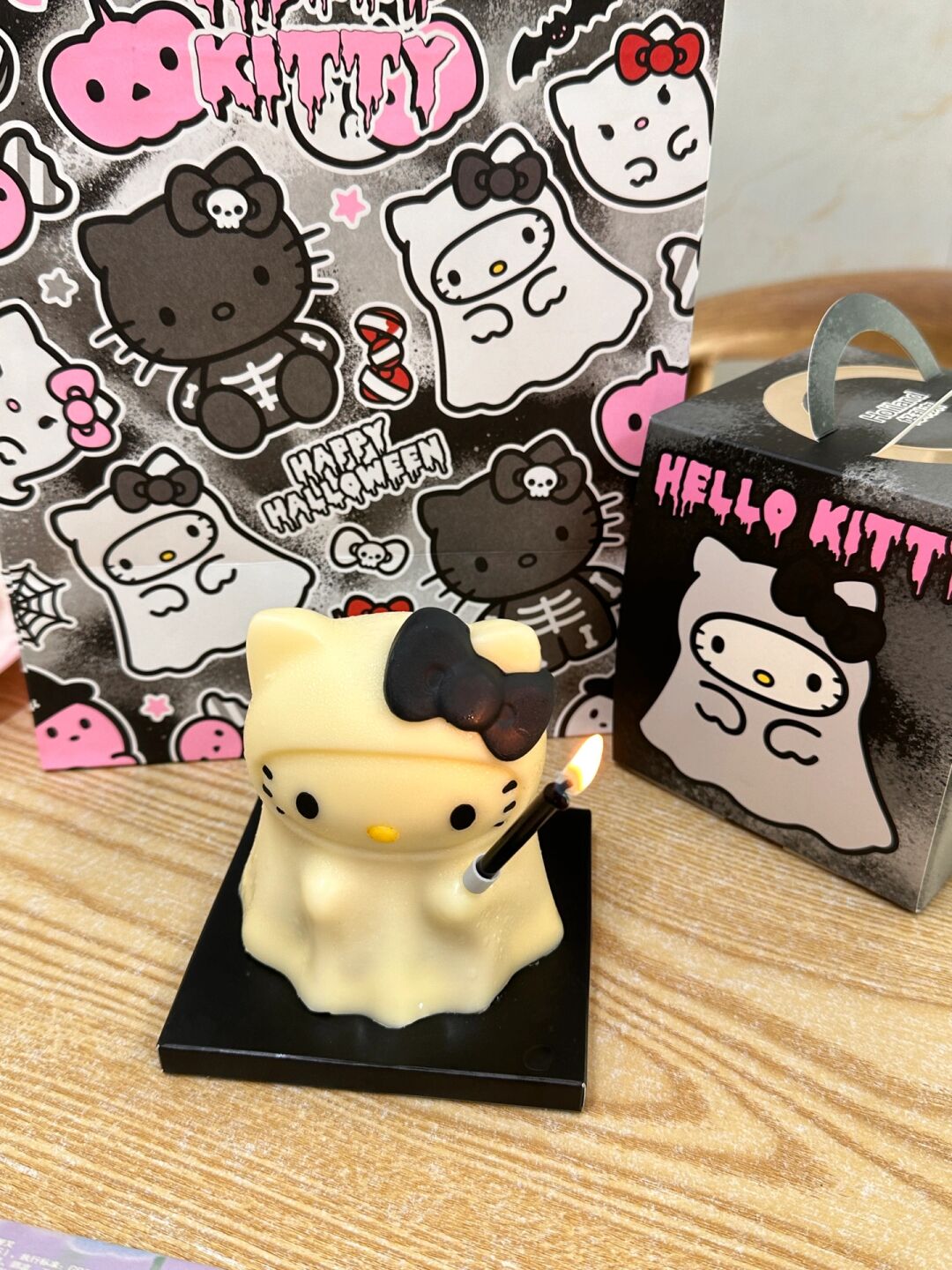 好利来hellokitty万圣节联名 大早上定闹钟起来买的太太太太可爱了好