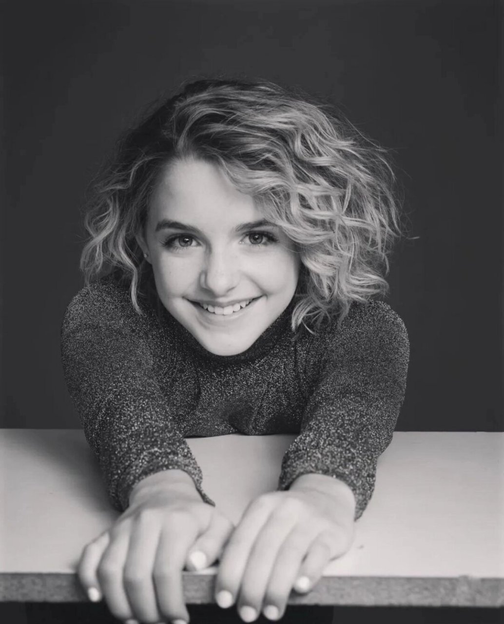 好莱坞御用萝莉麦肯娜17岁了  麦肯娜·格瑞丝,这位年仅13岁的女孩