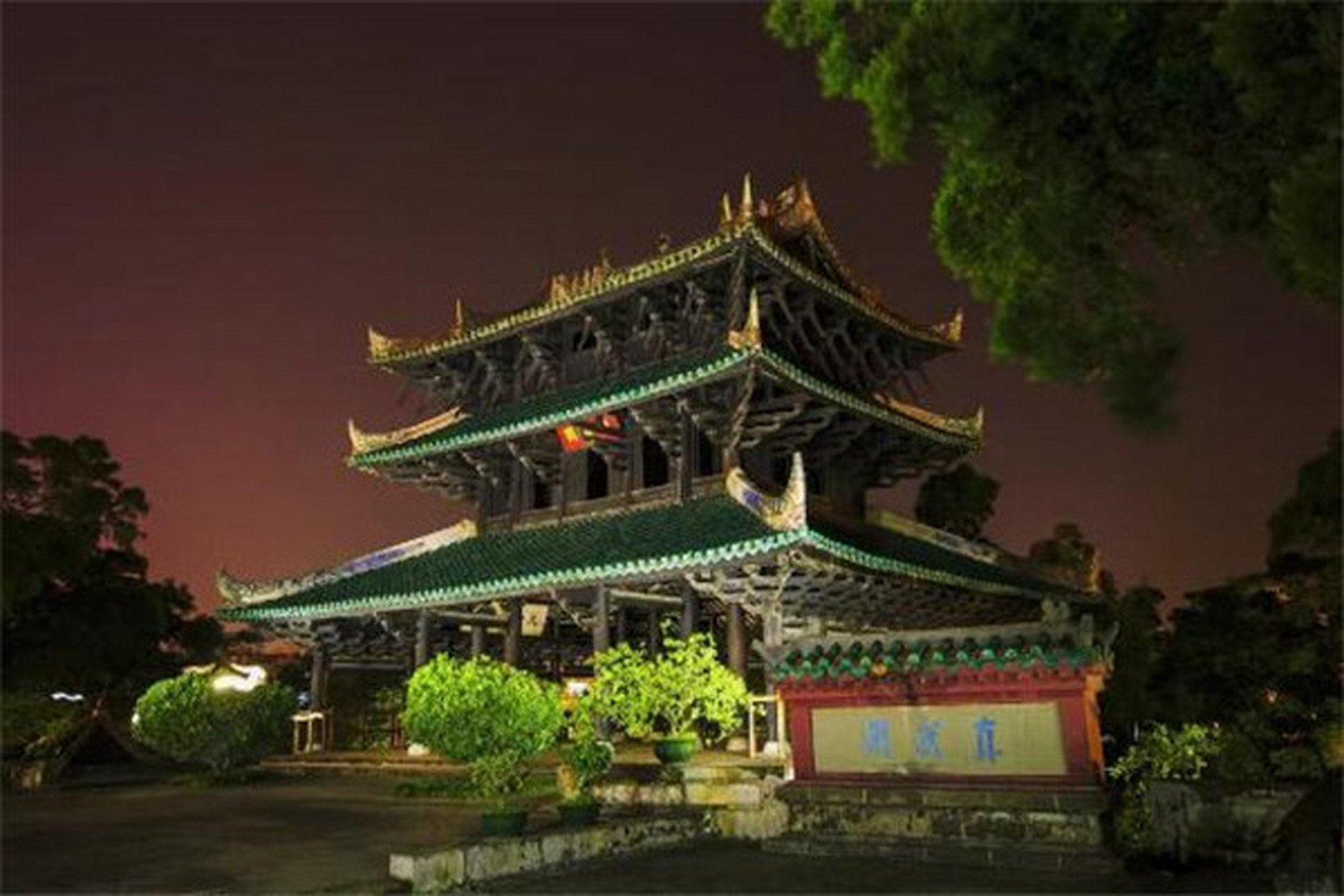 广西玉林最好玩的10个地方,去过三个算不错: 一,鹿峰山风景区 二,勾