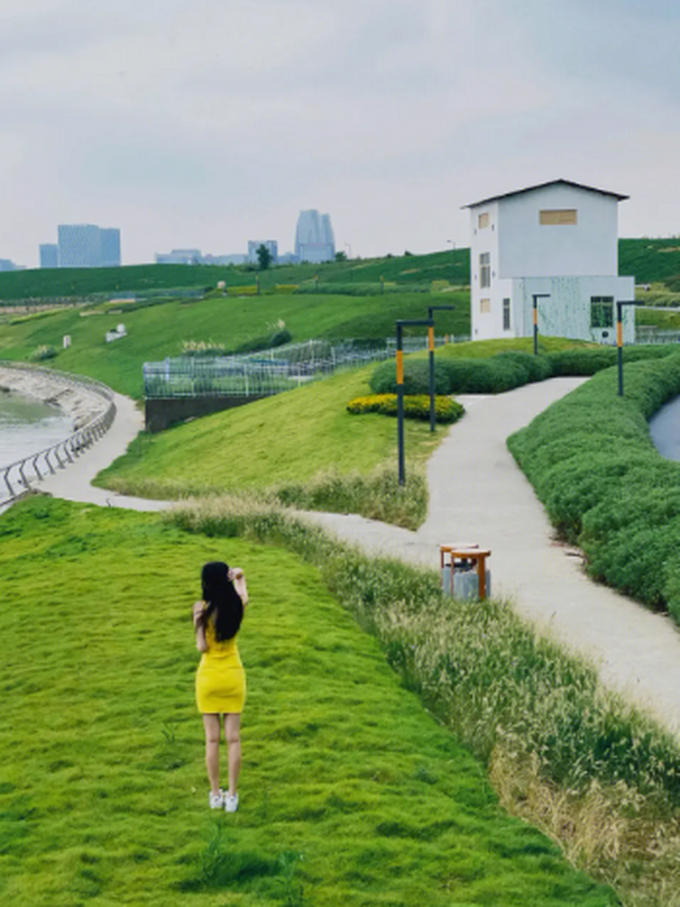 中和湿地公园位于成都市高新区中和街道南绕城高速与锦江交汇处东侧