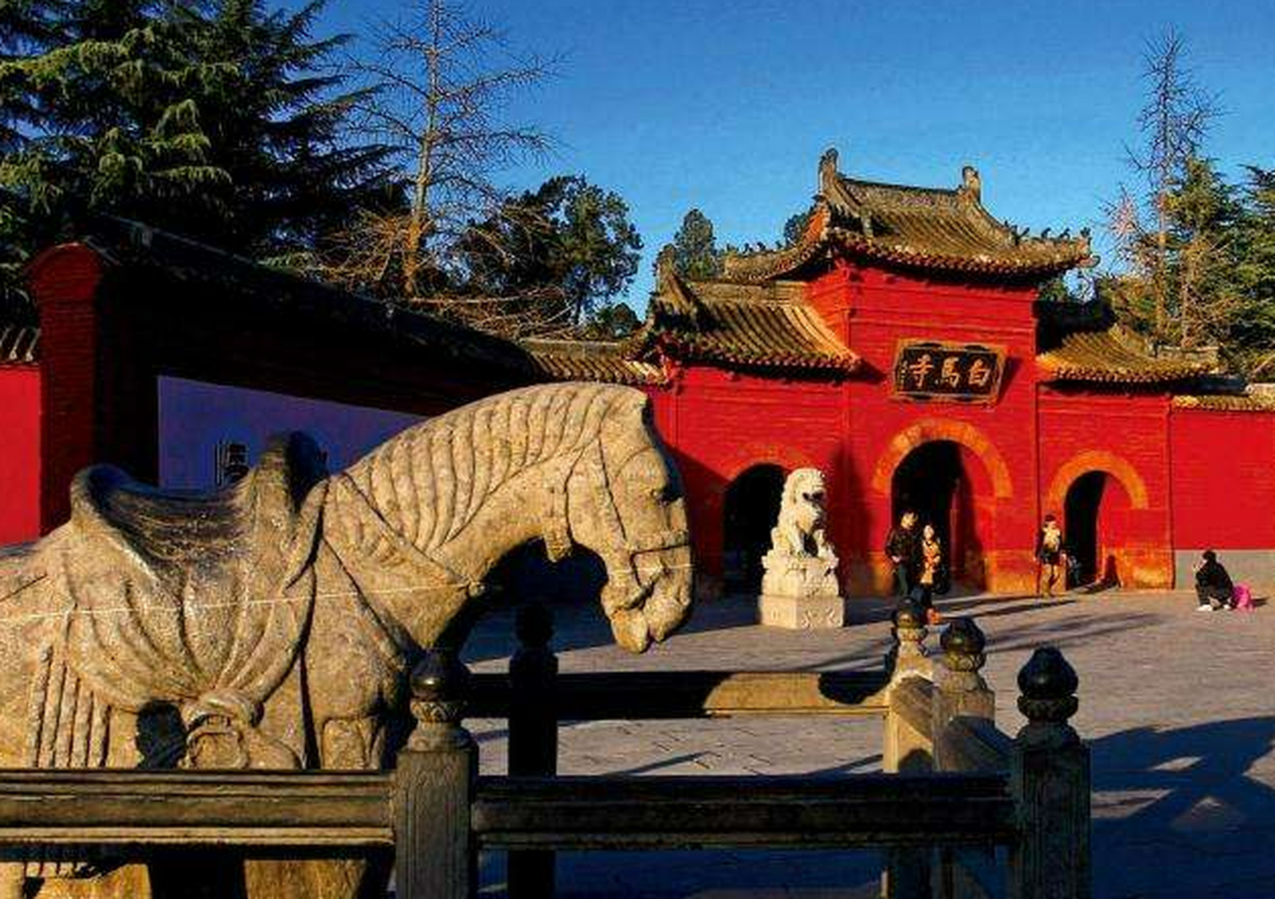 洛阳必去景点-白马寺 始建于东汉明帝时的白马寺,是中国佛寺的滥觞