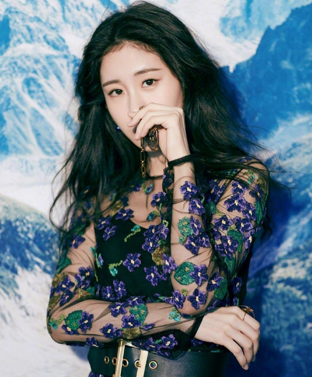 花样少女#张碧晨# 眉清目秀,粉妆玉琢,身材窈窕,性感迷人.