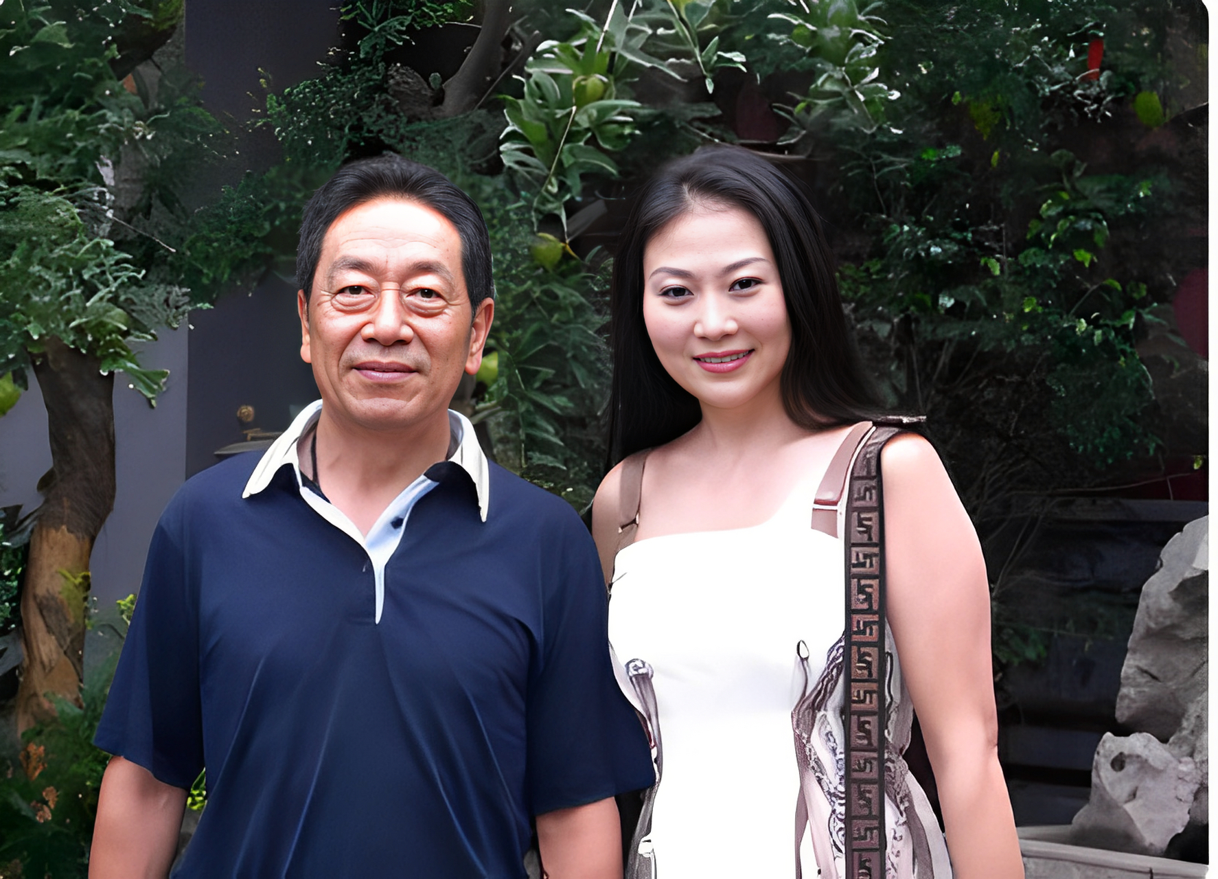 "看到这个告白,王奎荣很高兴的接受了!在他们的婚礼上!很多明星和朋友