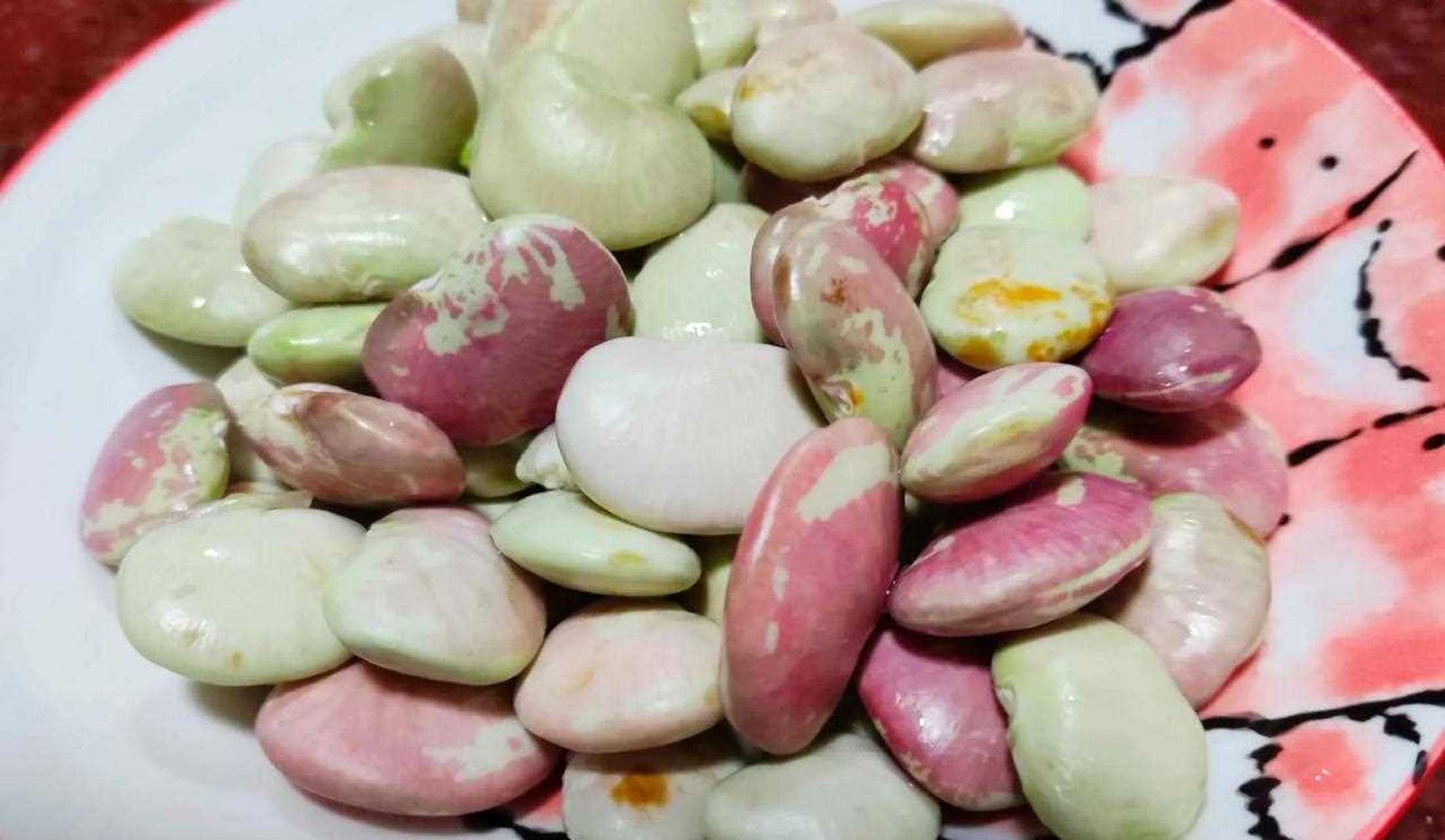 [惊哭] 这种香菇豆每年快到过年过节都会很畅销,且价格都会被抬得很高