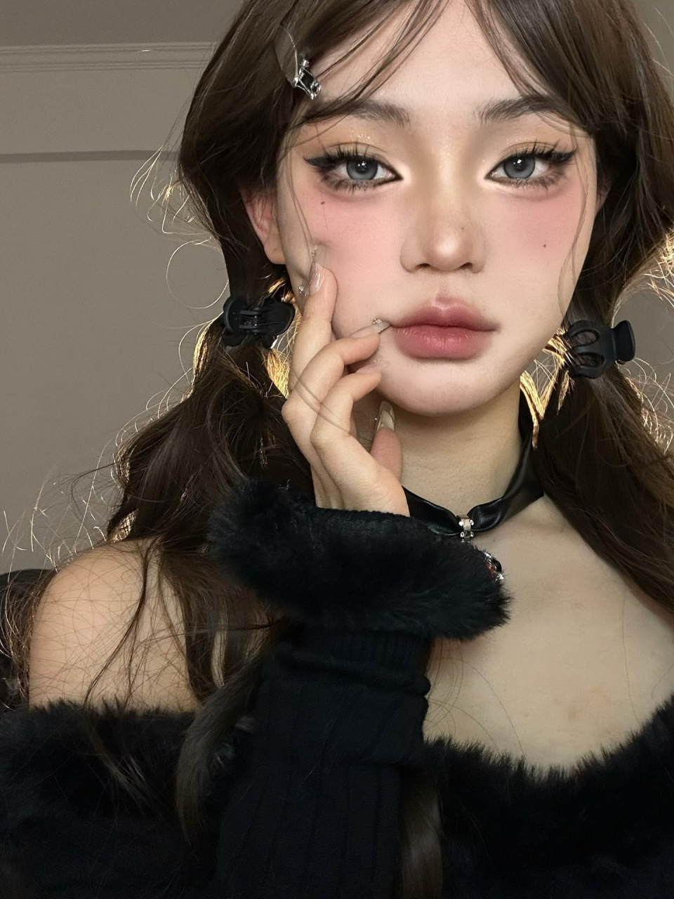 新年野兔妆扁平脸画低饱和微醺亚裔兔感妆 又是兔系妆容!