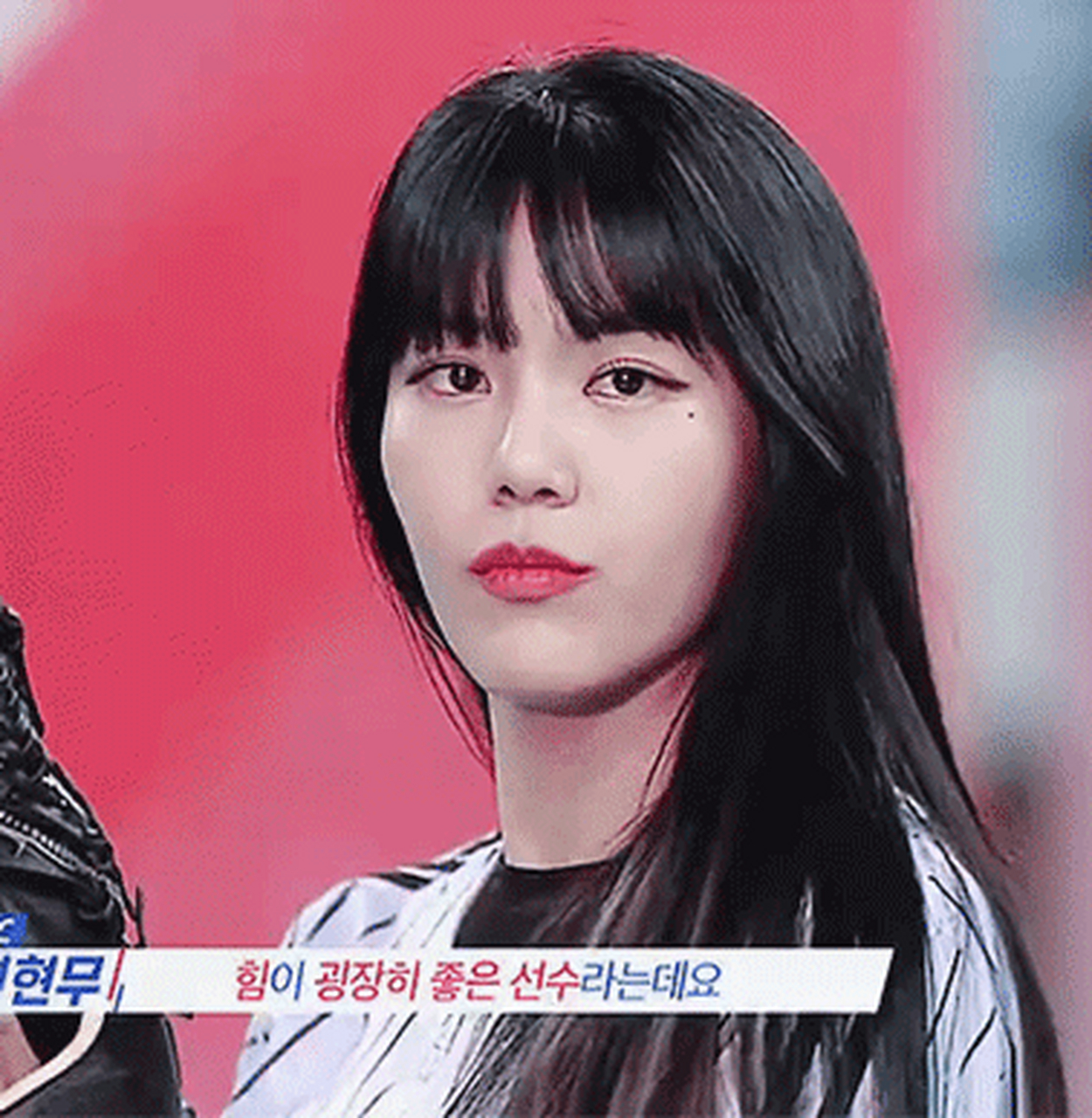 申惠晶在kbs2月火电视剧《香水》中,担任拥有天然美貌,演技老练的童星