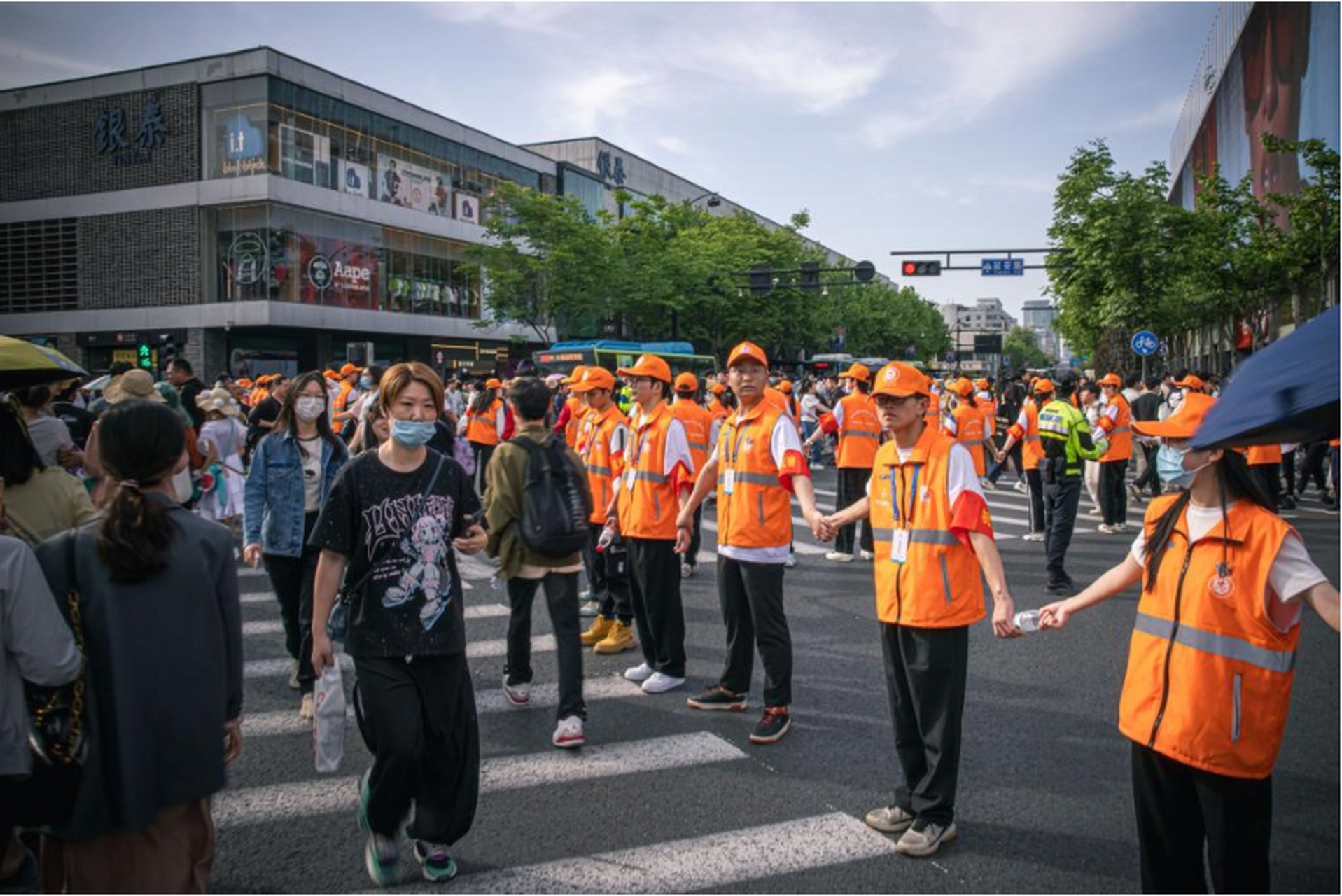 五一西湖人多图片