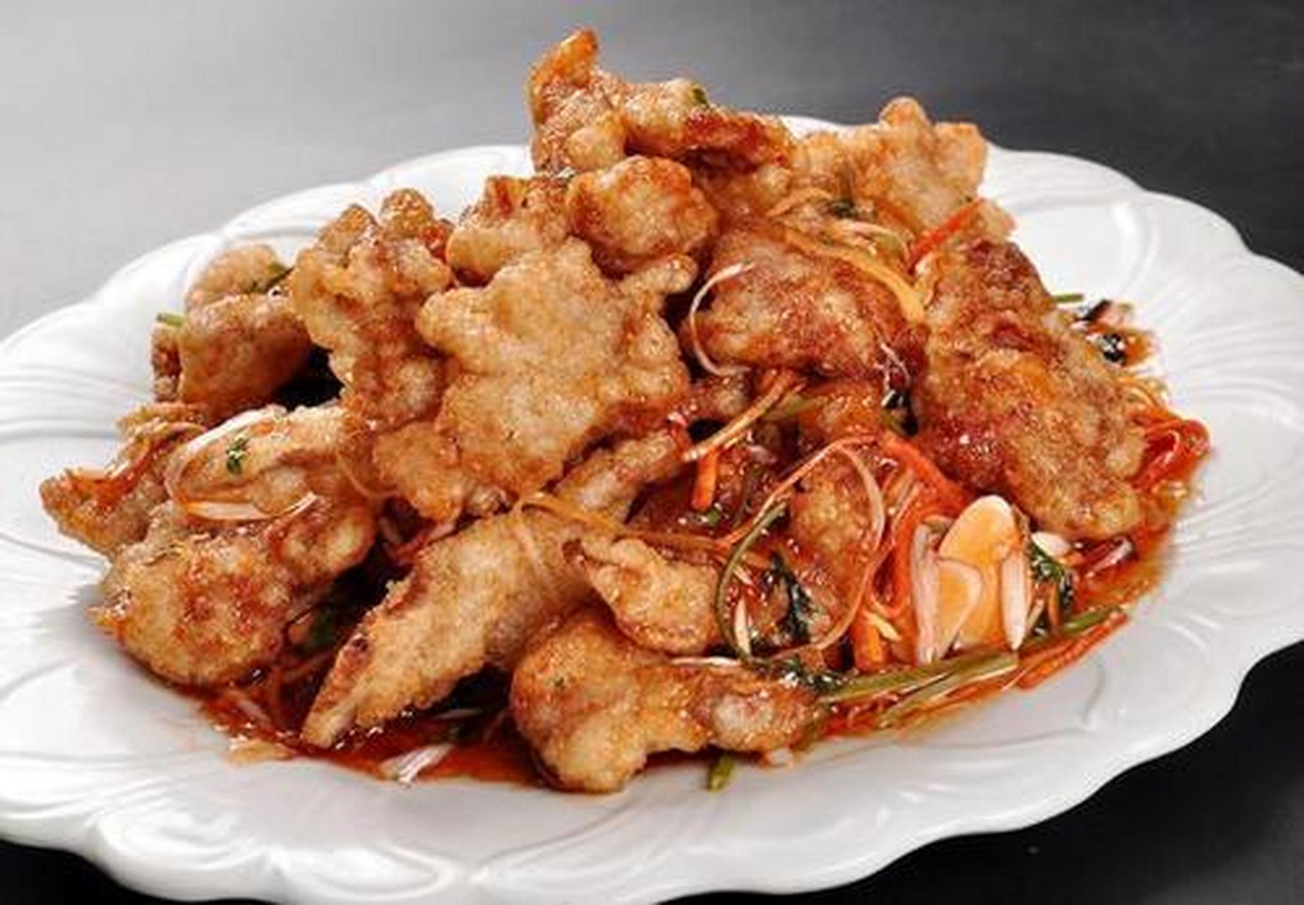 锅包肉是东北地区非常有名的菜.