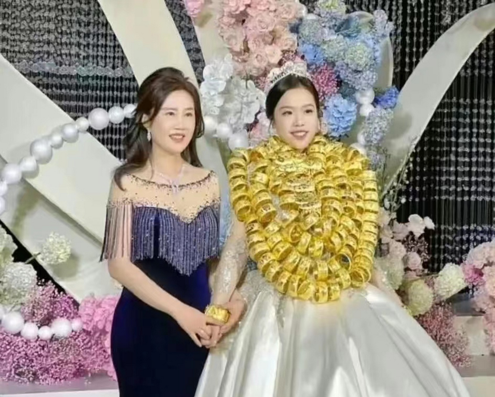 这一看就是广东人的结婚场面吧!