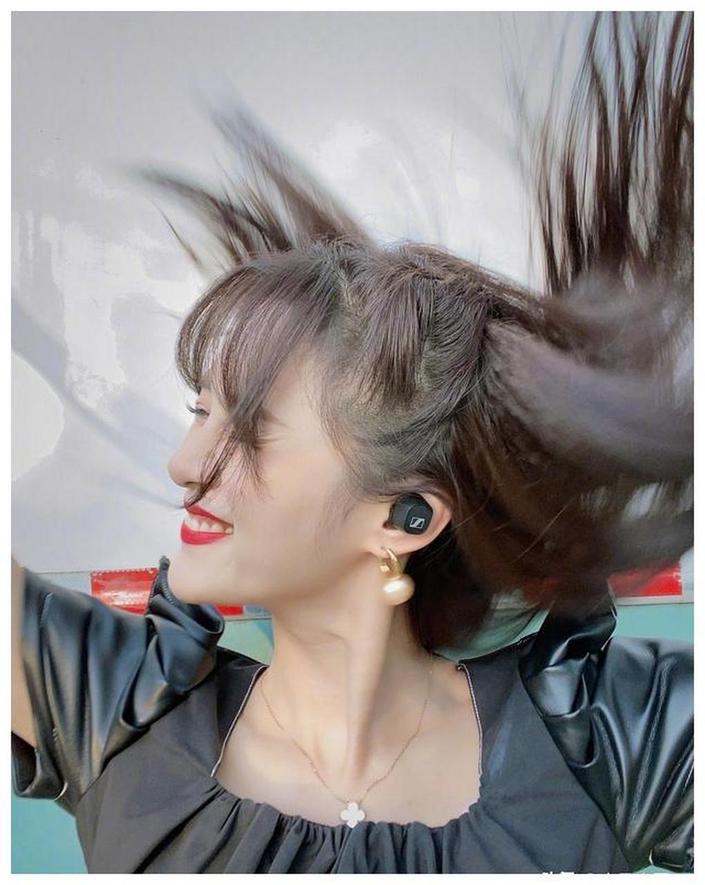 安悦溪黑色超短裤夏日写真