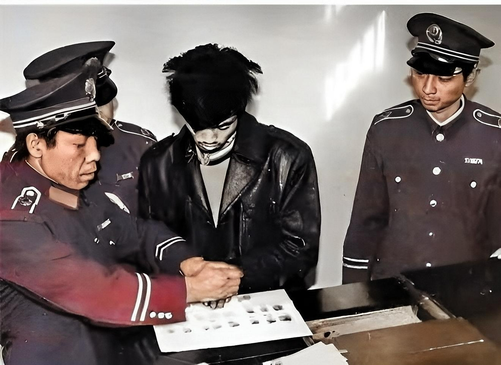 1987年11月23日,于双戈假装去宁波出差,打算在姑姑江阿香家躲几天.