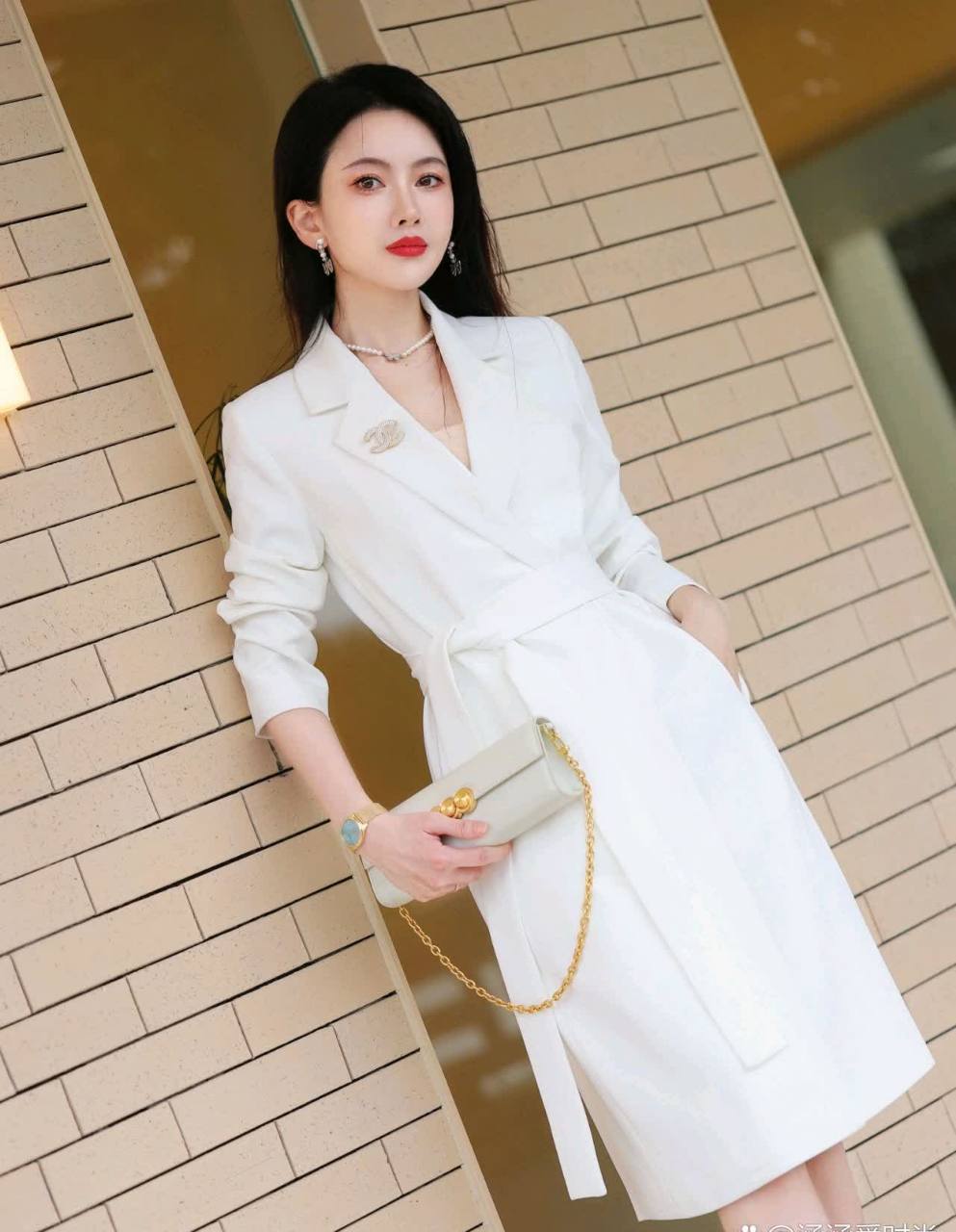 精致ol穿搭| 高端白色西装裙   精致女白领通勤穿搭   简约优雅的白色