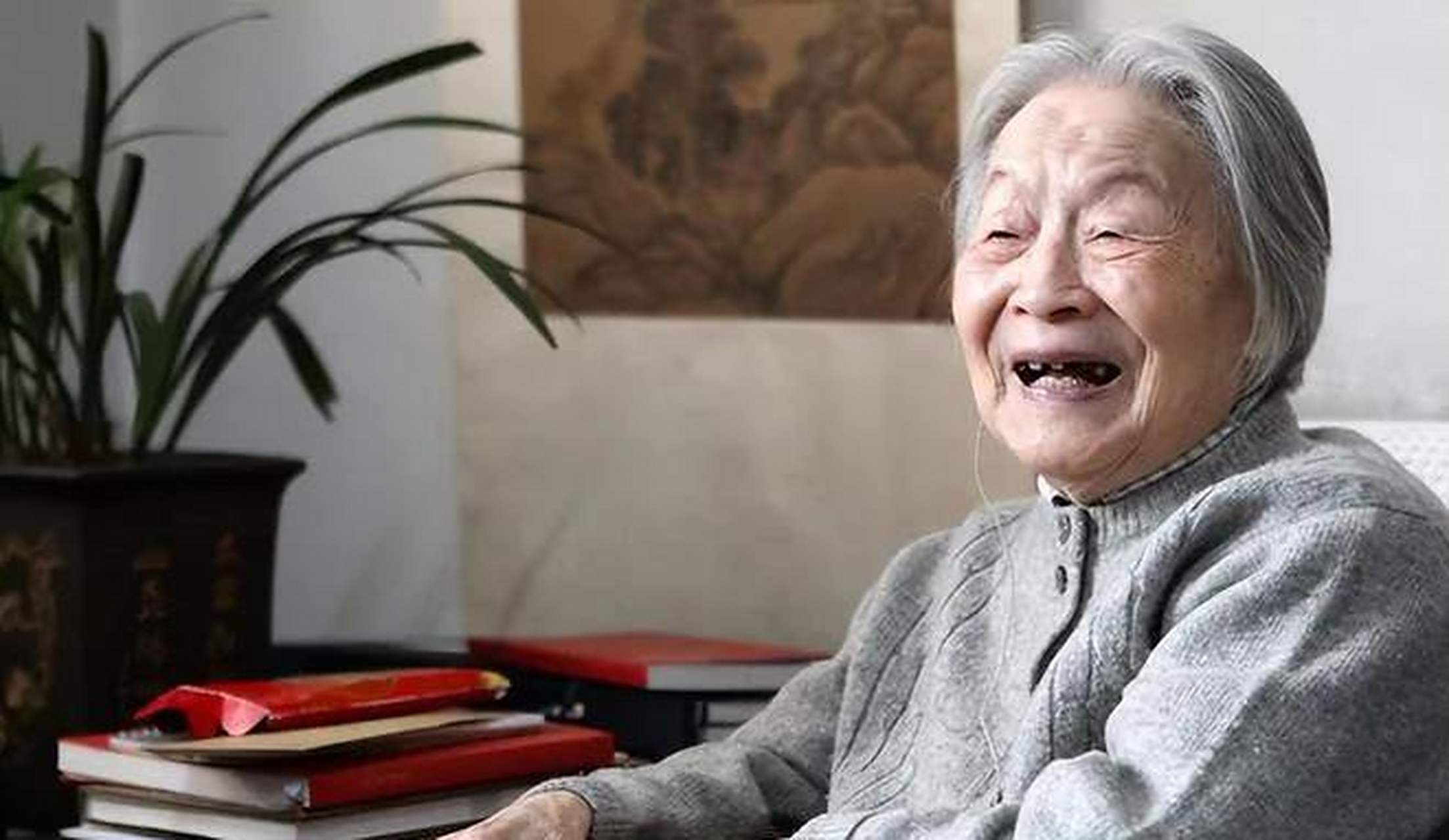 1966年,杨绛被剃成了"阴阳头",很多人以为她会做傻事,没想到杨绛不哭