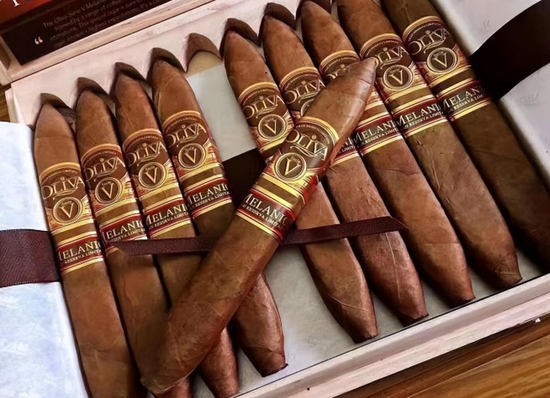 一口20000块,一支可抵一栋别墅,高端雪茄为何能卖的这么贵!