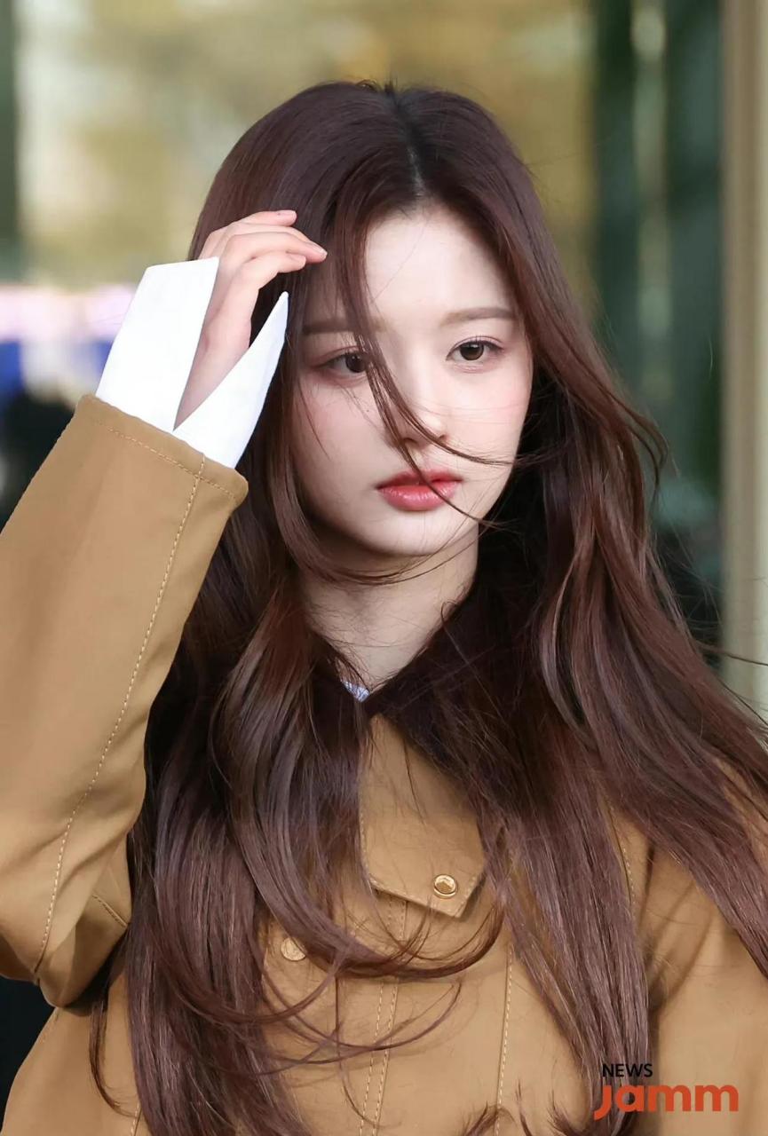 韩国nmixx女团成员雪允sullyoon,可爱小女生