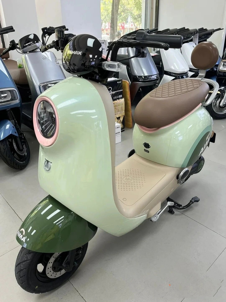 雅迪,爱玛,绿佳电动车!你会选哪个?