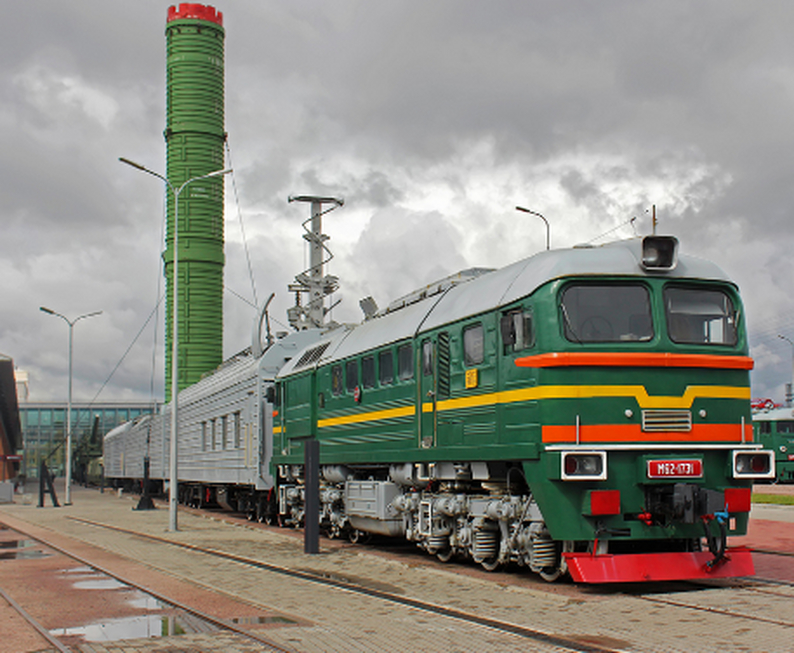 俄罗斯导弹列车有多厉害?一轮齐射毁灭一国,永不停歇的国之重器!