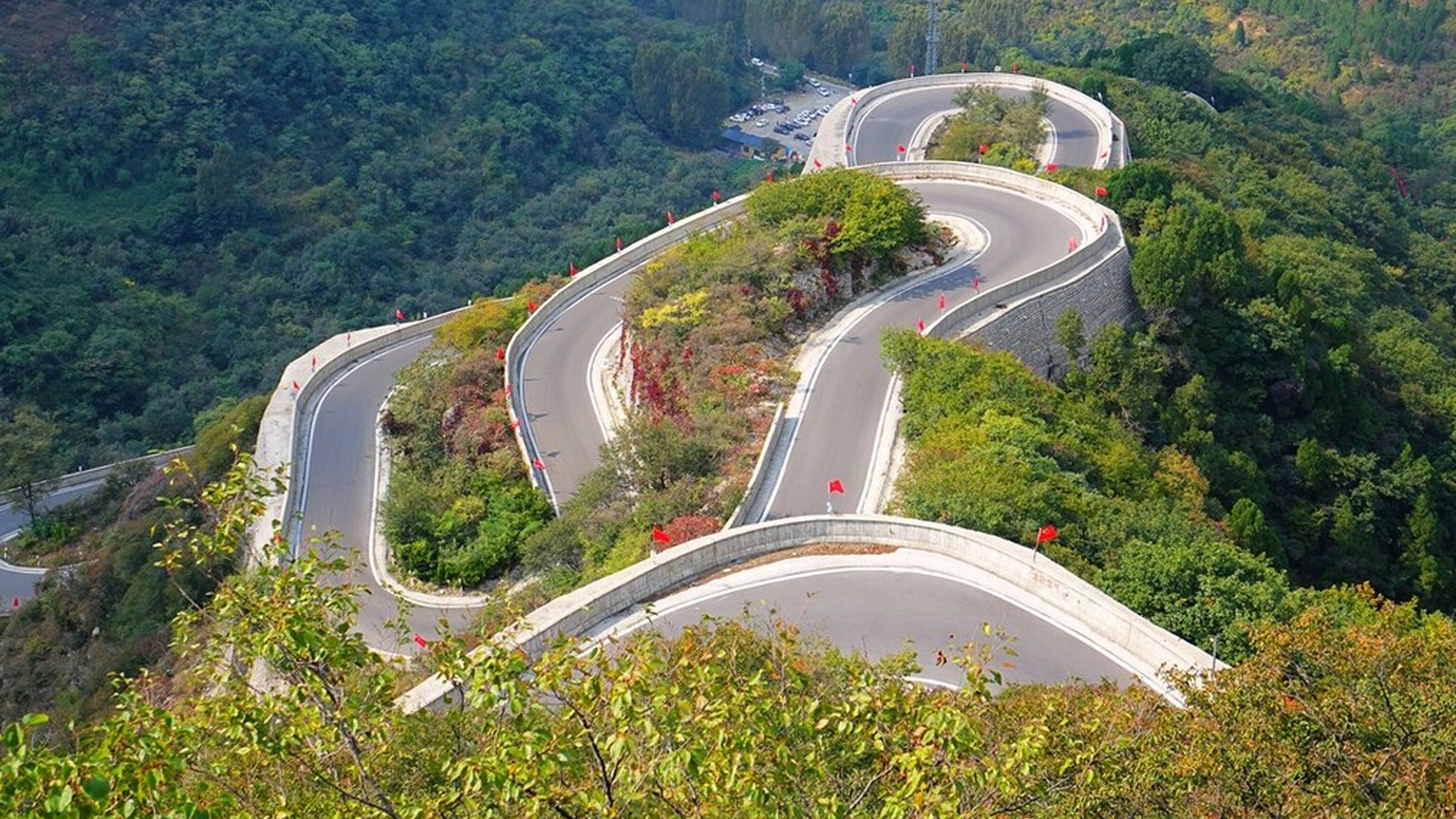 仰天山九龙盘公路图片