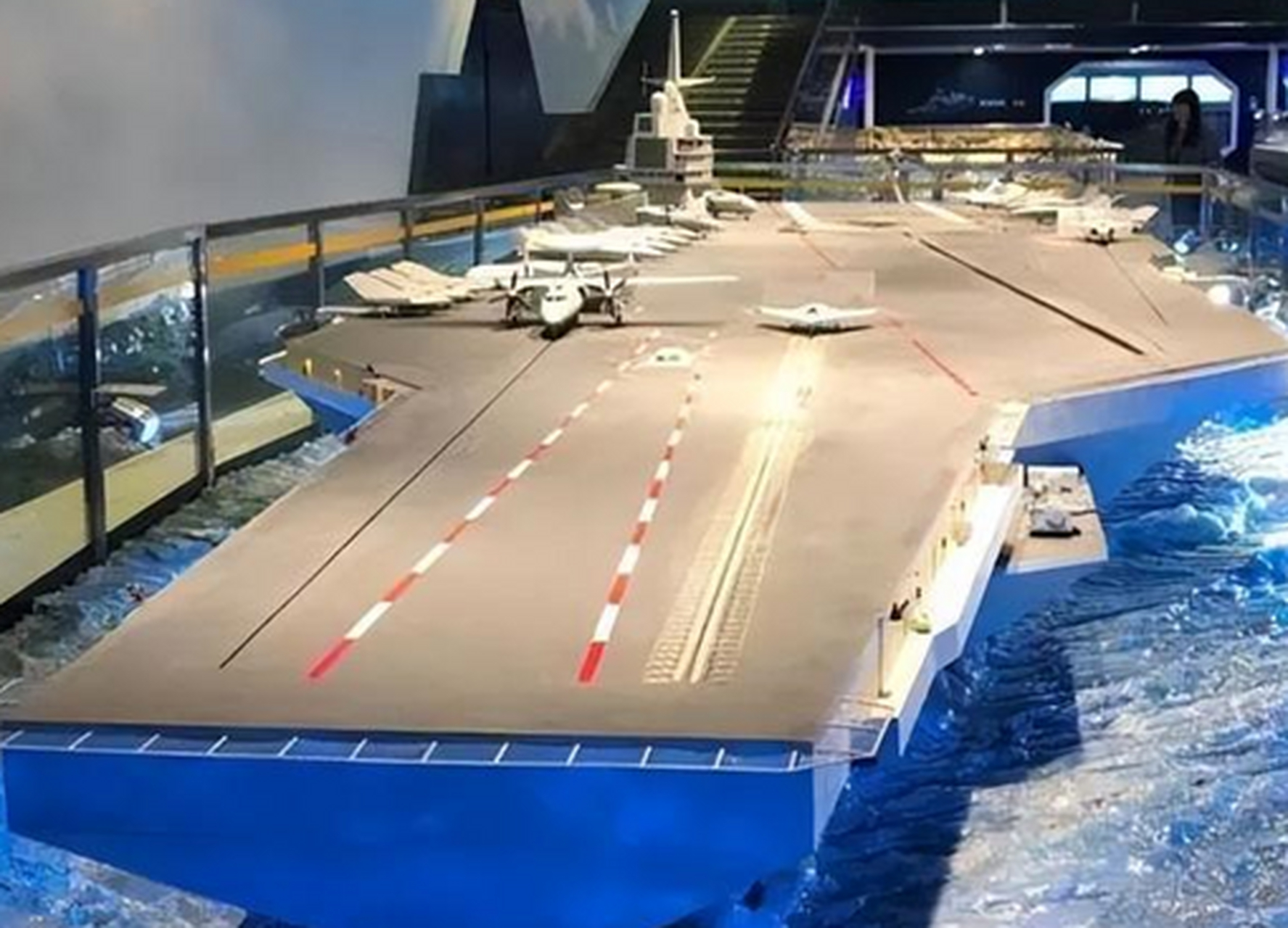 005航母或将用核动力,独创颠覆技术,性能超美国福特级!