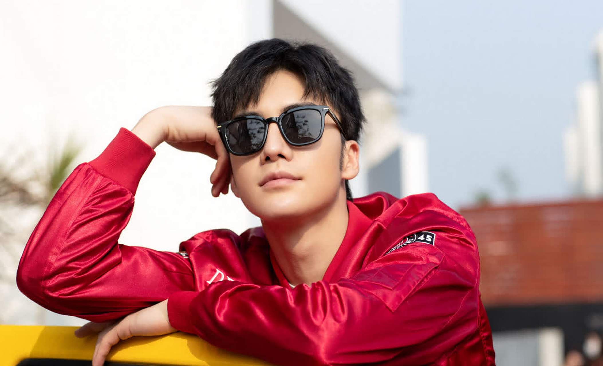 我们来看看男模赵胜辉的眼镜. 为了100%帅值得吗?