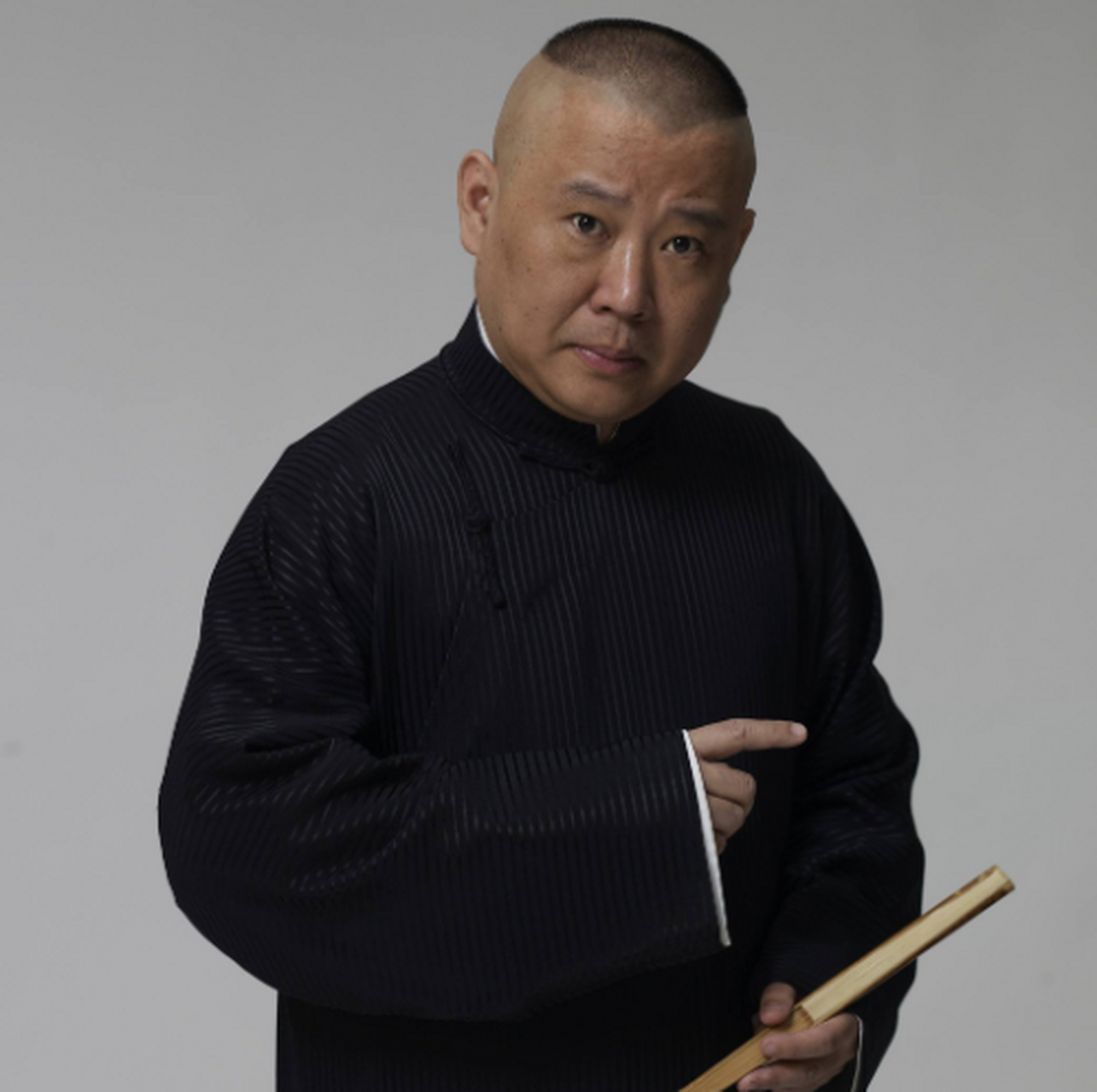 为何郭德纲和岳云鹏是初中学历?