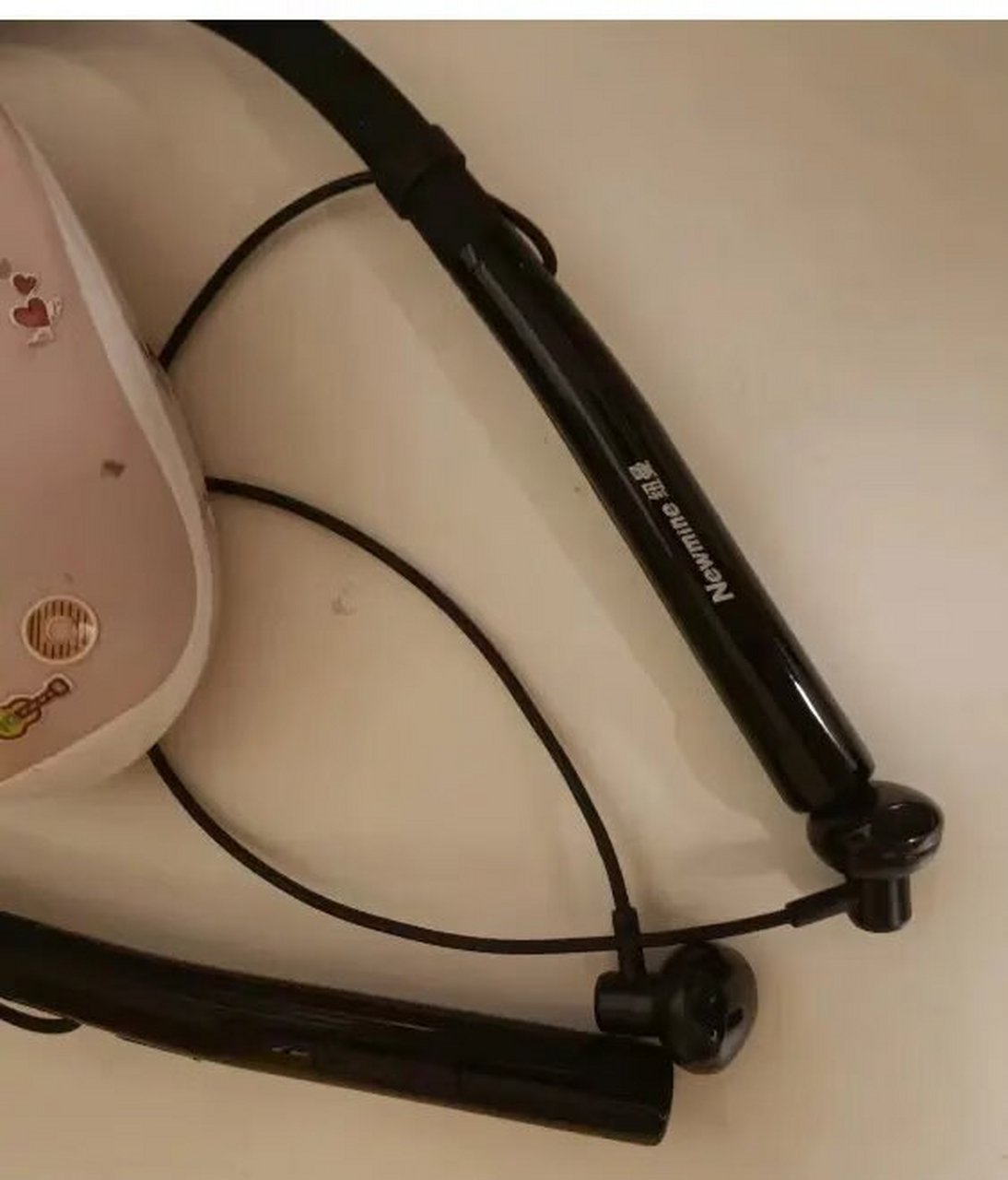 我最近购买了一款纽曼(newmine)c51运动蓝牙耳机挂脖式无线跑步半入耳