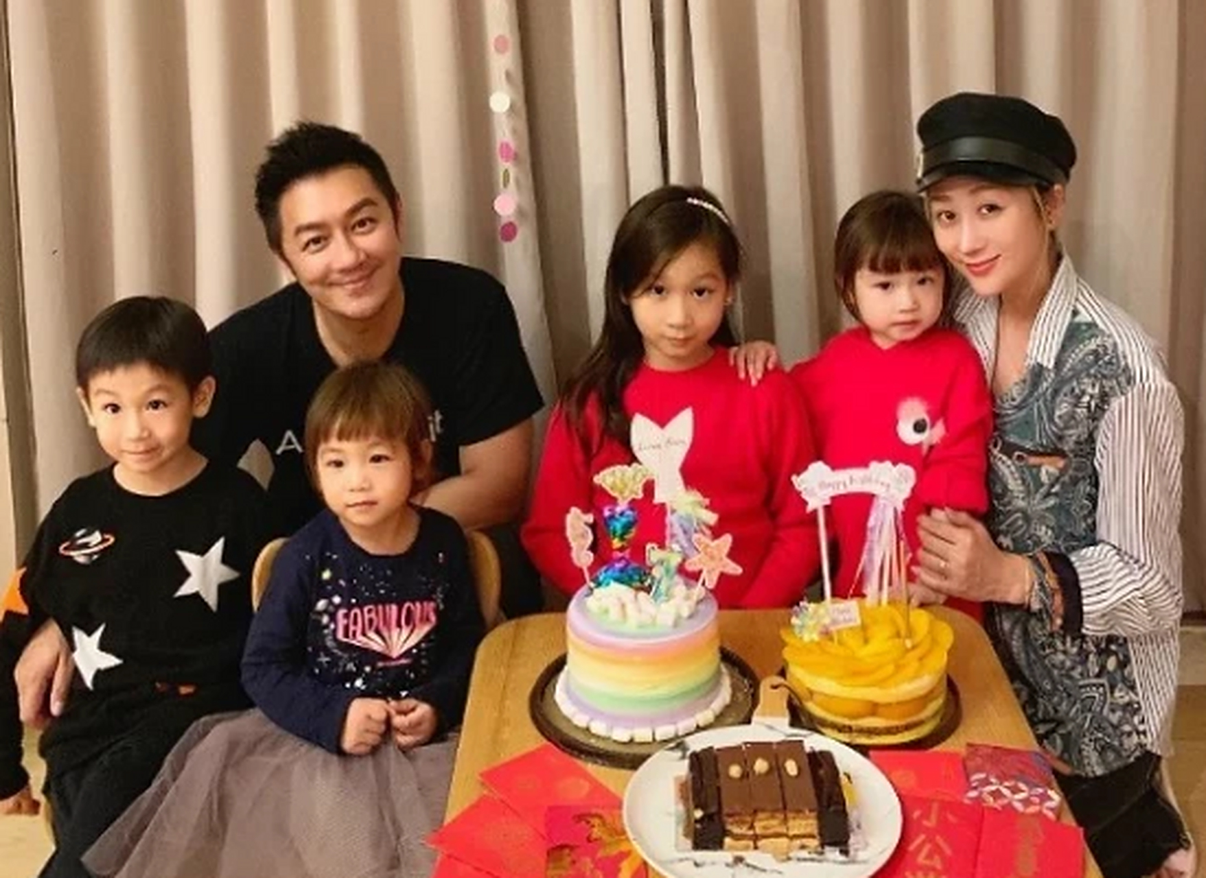 夫妻俩从2011年到2016年,总共生了4个孩