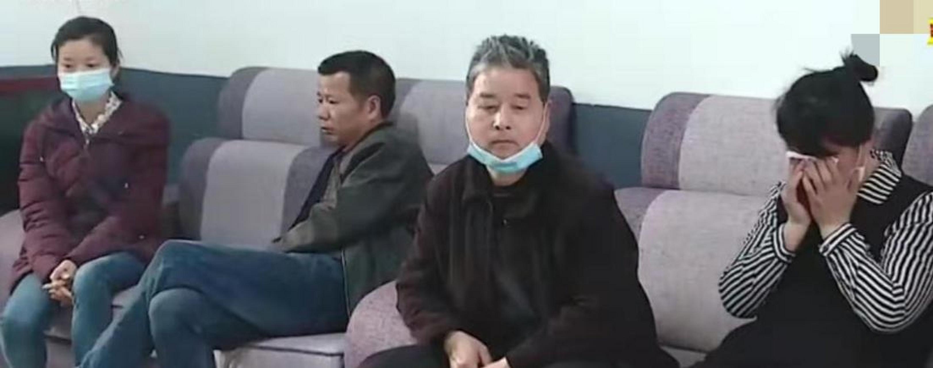 结婚9个月,25岁的姚鹏却在家自缢身亡,让妻子陈瑶无法接受的是,丈夫