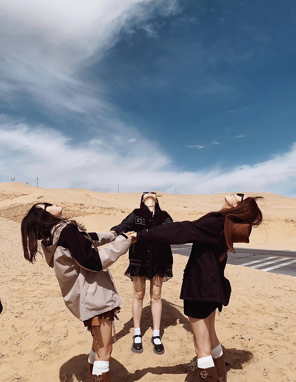 姐妹三人拍照姿势分享|点赞收藏下次学起来73  94本次的拍摄地点