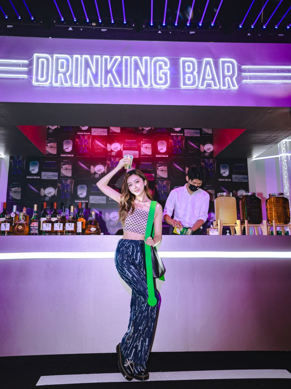 穿越未来|赛博朋克机场拍大片 [照相机]