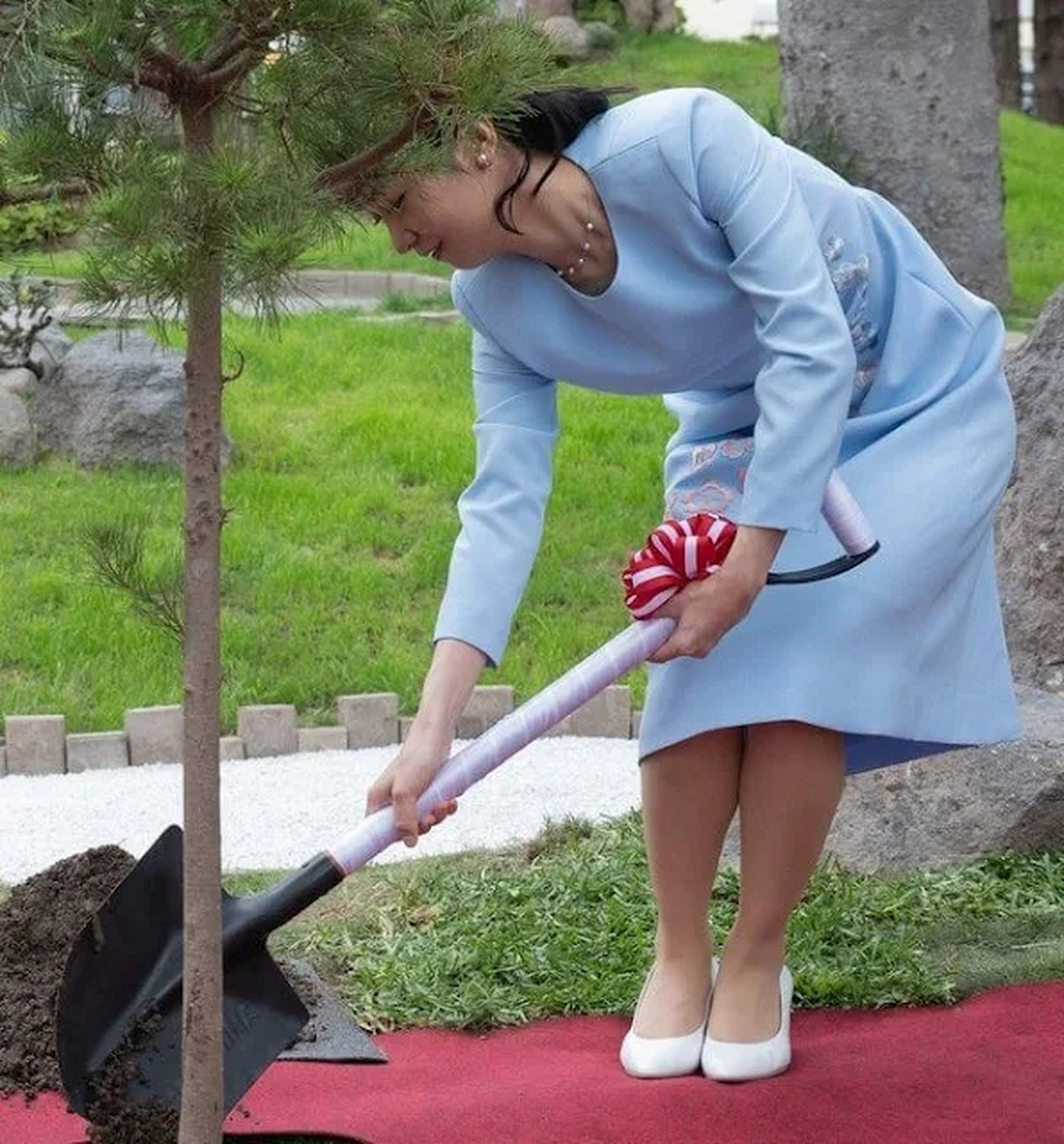 补几张佳子公主在秘鲁访问最后两天的照片,行程包括:向秘鲁的日本移民