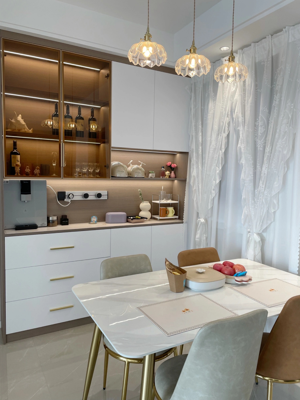 餐边柜一定要留灯带 全屋定制小小的细节  能让餐边柜好看很多 一定要