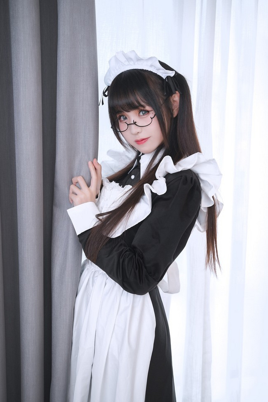 女仆cos:主人…房间打扫干净啦 出镜:@miko酱ww