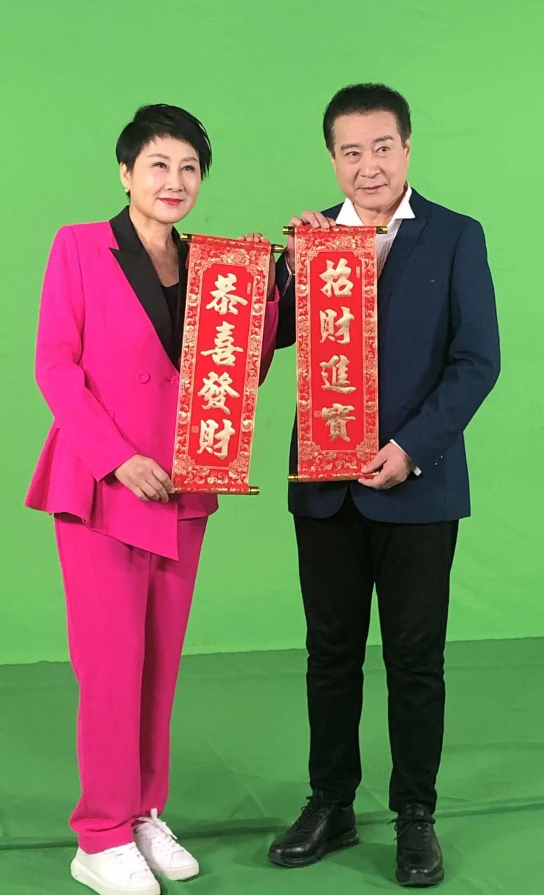 gif创作人# 高育良的"老婆"张凯丽和丁义珍许文广站在一起演小品,这