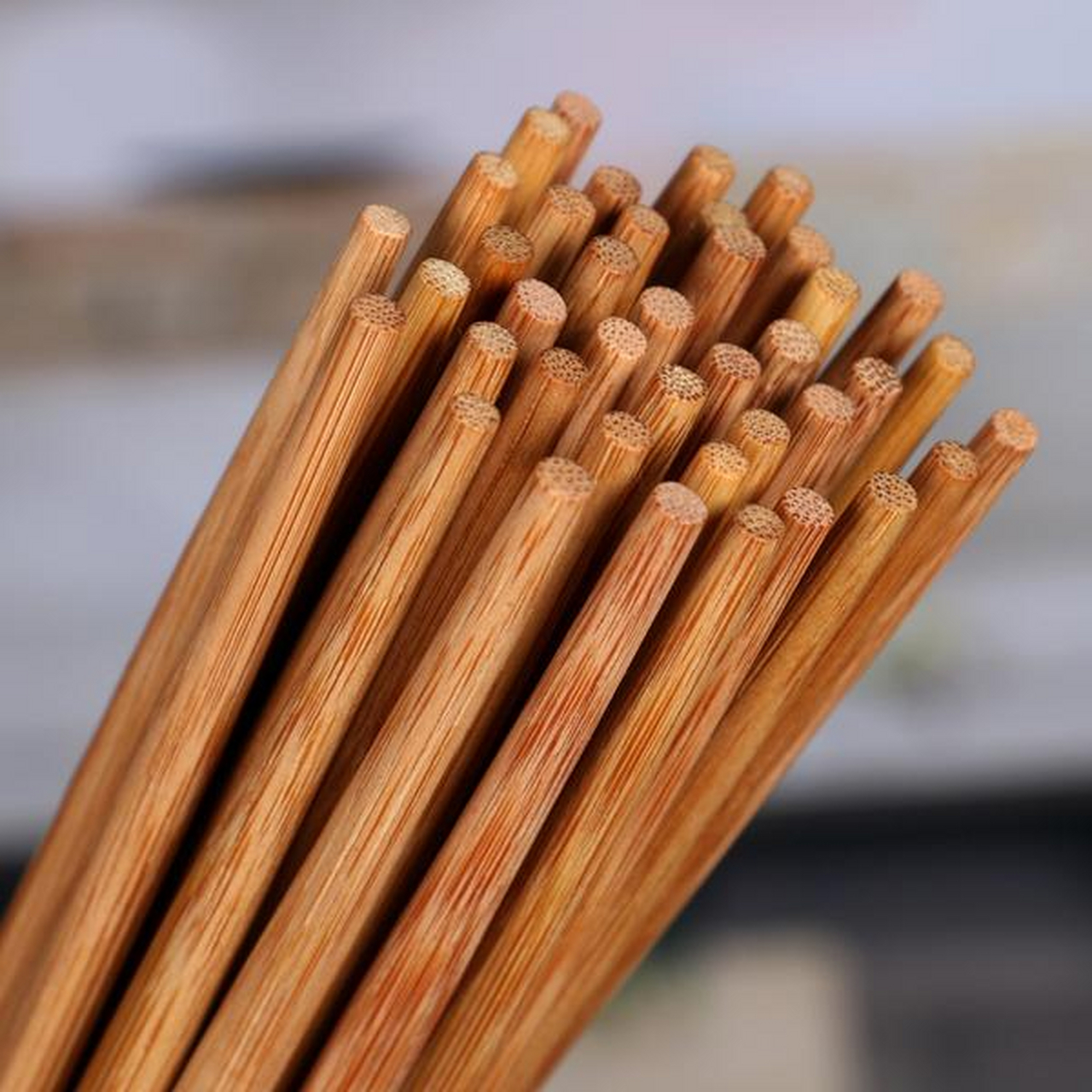 如果用这类筷子,建议3个月一换,不要拿筷子当传家宝.