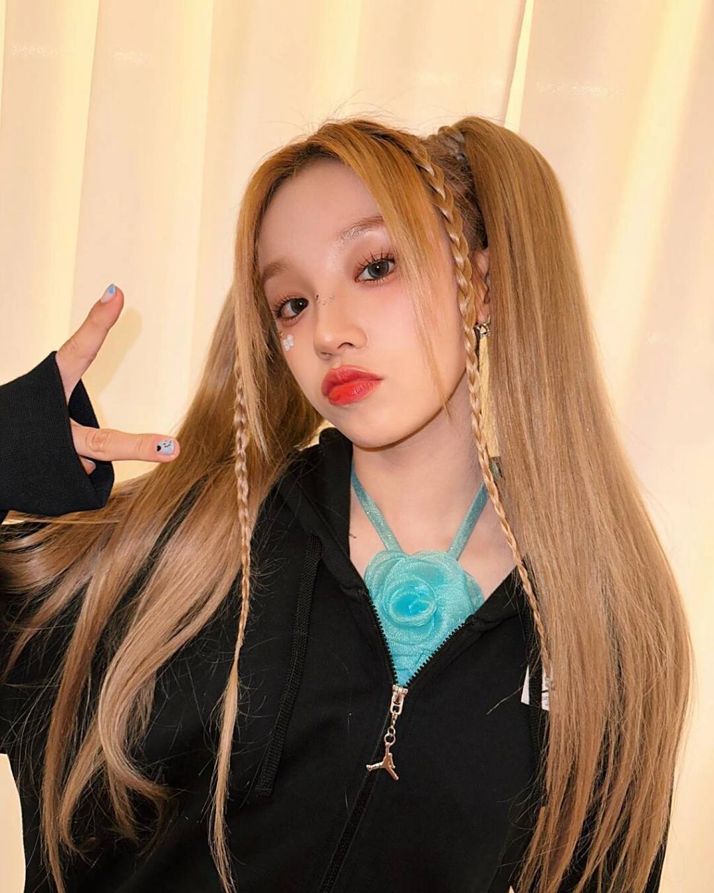 【ins日常/穿搭】 gidle 宋雨琦|||cr/yuqisong.923 双马尾!