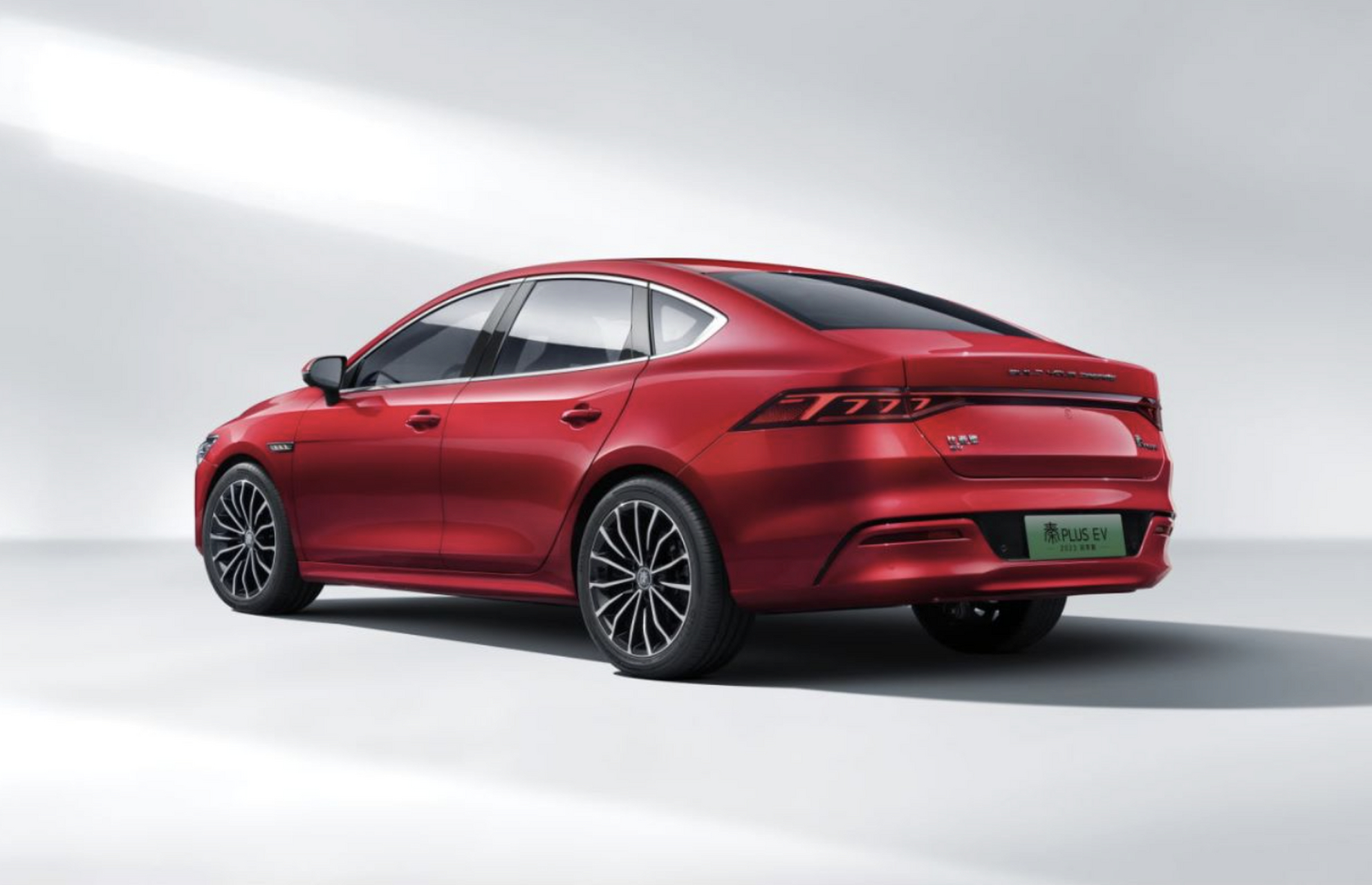 4月7日,比亚迪秦plus ev 2023冠军版上市,售价12.98万-17.68万元.