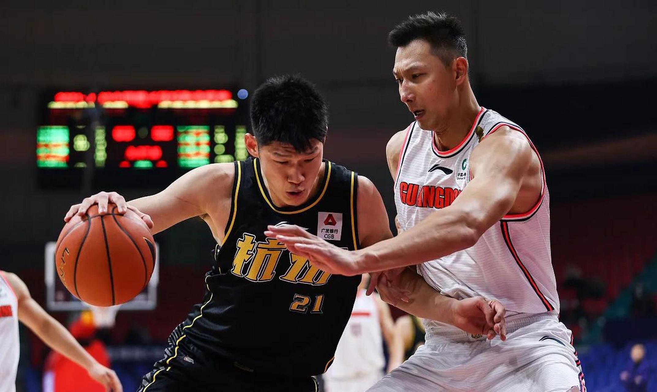 cctv5广东体育频道直播,广东vs广厦,易建联大战胡金秋,孙铭徽大战三