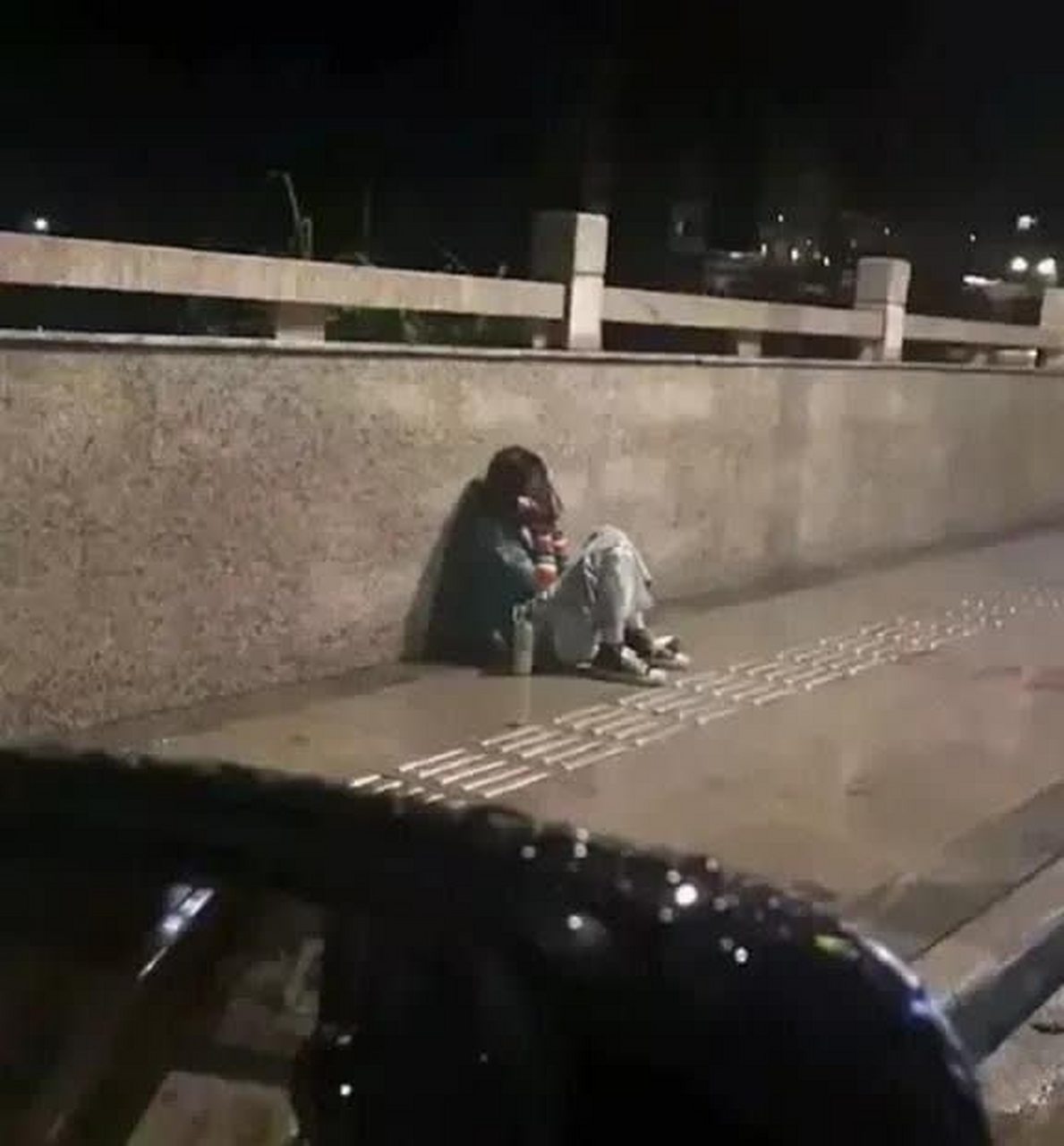 不准拿起瓶子![笑哭]