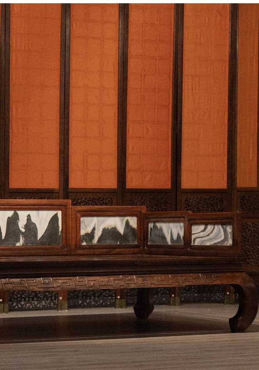 清 红木镶云石拐子纹七屏式罗汉床 尺寸:2246×1615×955 价格:226000