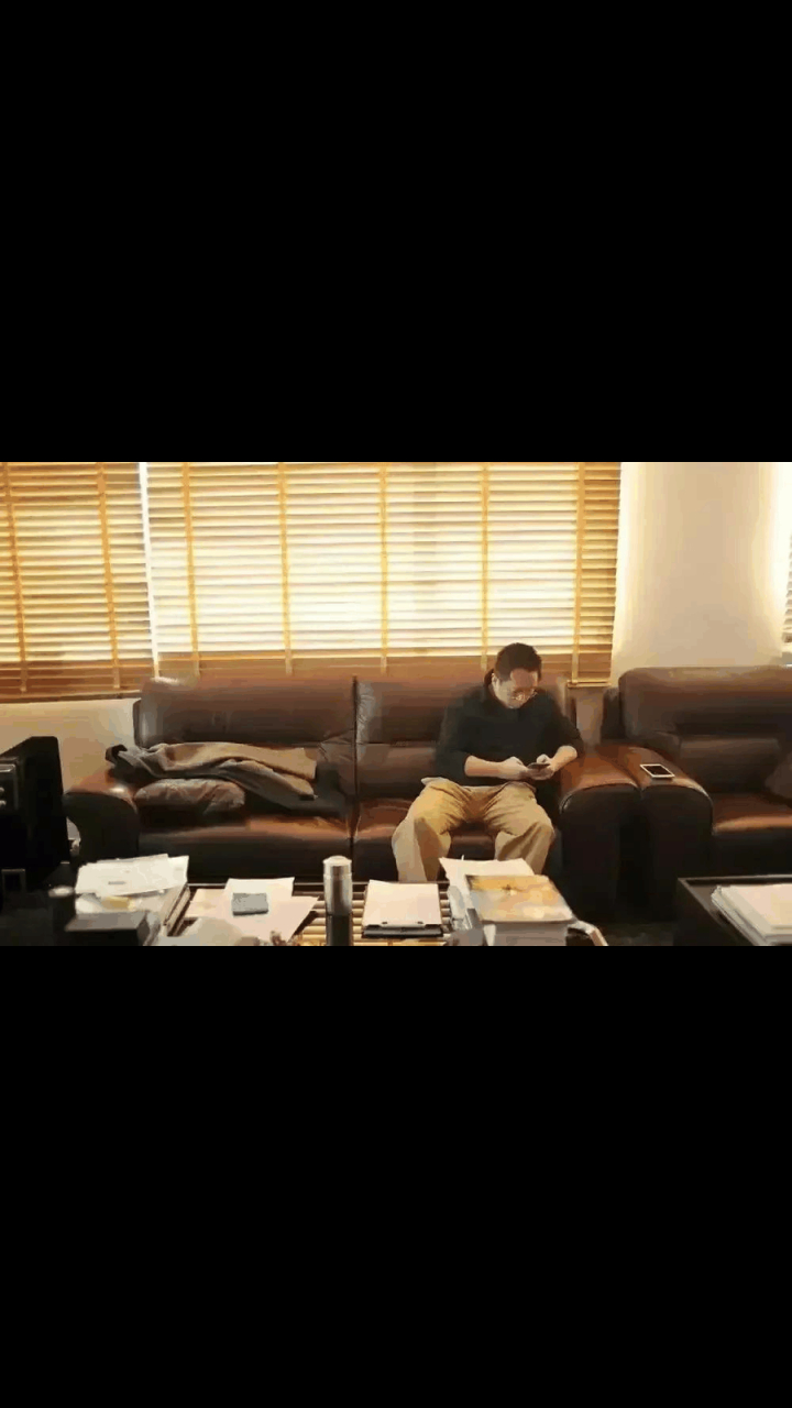 gif创作人# 王兴办公室——简谱 雷军办公室——朴素 王健林办公室