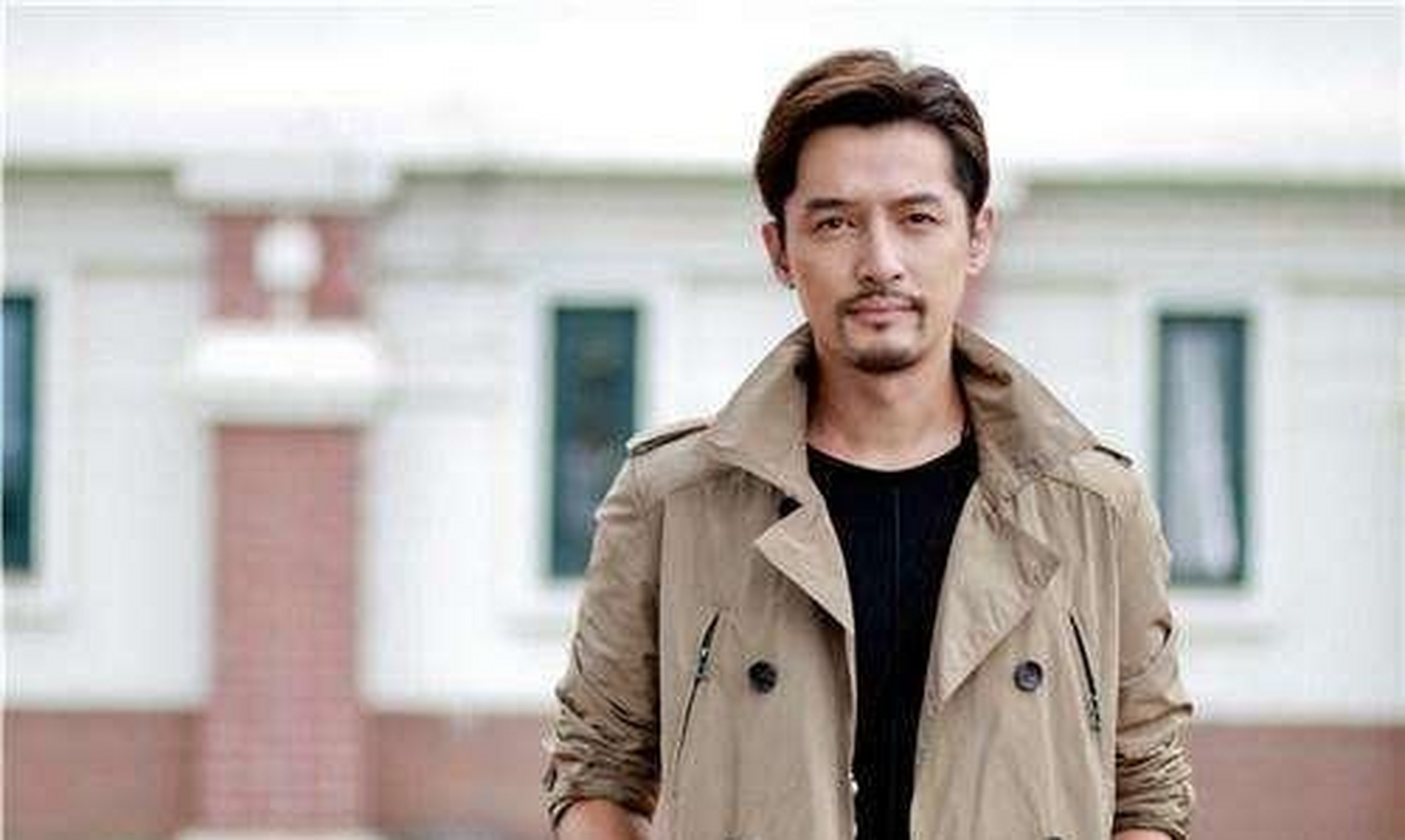 《少年杨家将》以众人皆知的"杨家将"故事为蓝本,讲述了杨家鼎盛时期