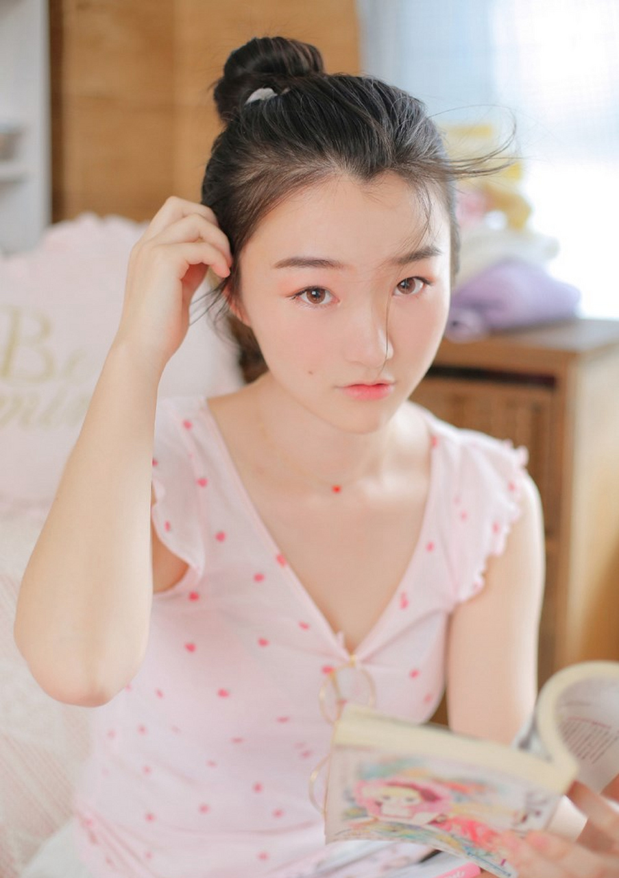 90后清纯嫩模龚诗琪唯美写真