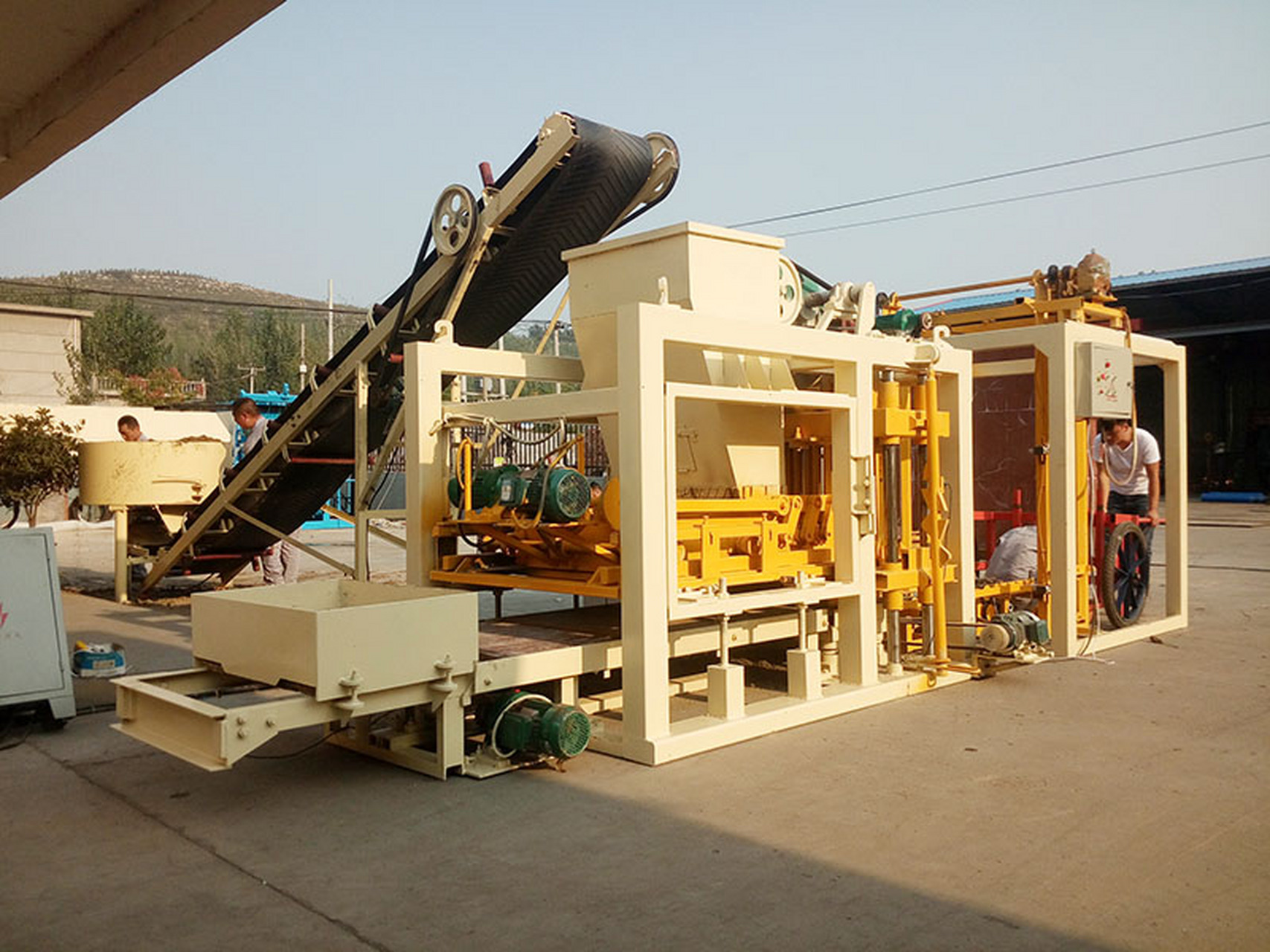 彩砖# #彩砖机# #智能砖机# #静压机# #静压砖机模具#  彩砖生驳哪