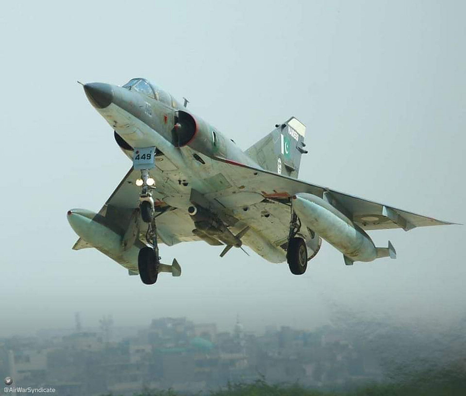 不过,这批幻影5战斗机也退役不少了,巴基斯坦空