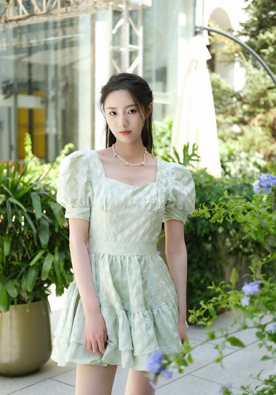 美女演员余芷慧好漂亮啊,真可爱