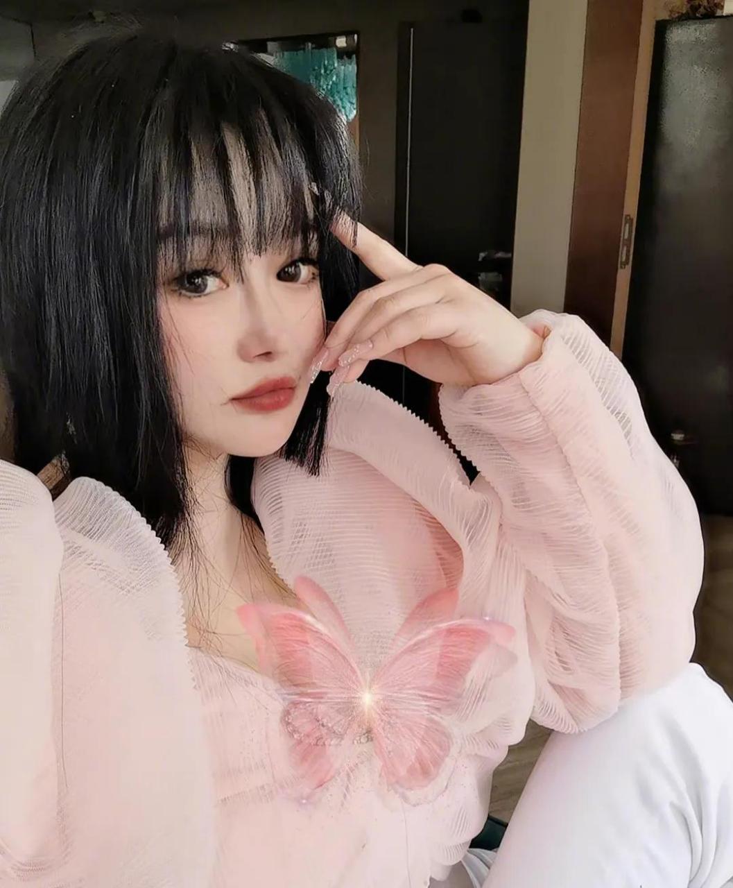 gif创作人# 拳王皱市明的老婆冉莹颖也太爱p图了吧?