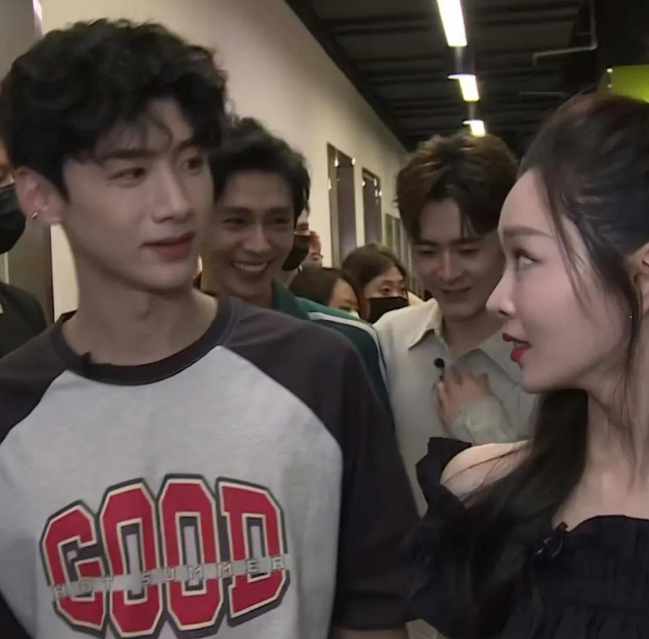 近日,白敬亭和宋轶同框出席活动,这也是两人被拍到恋情后的首次公开