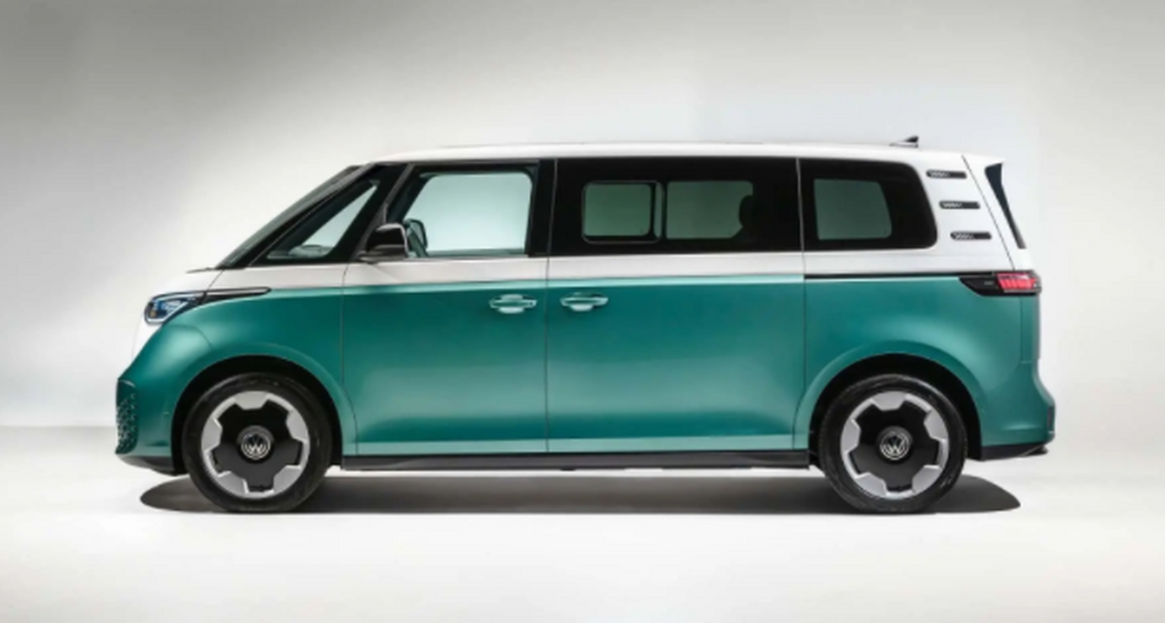 buzz的长轴距版本发布了最新官图,相比于普通版来说,长轴距版的大众id